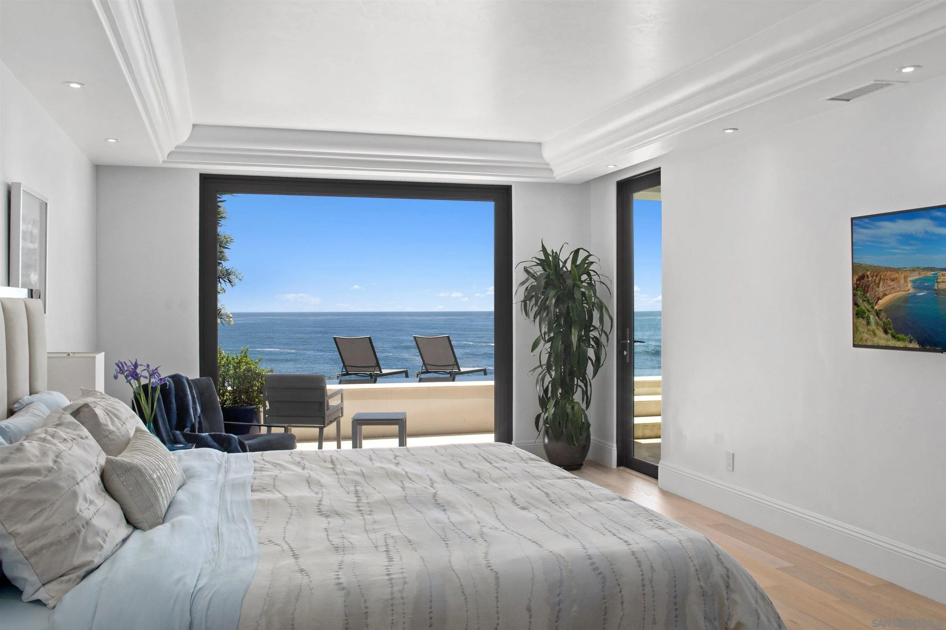 5850 Camino De La Costa