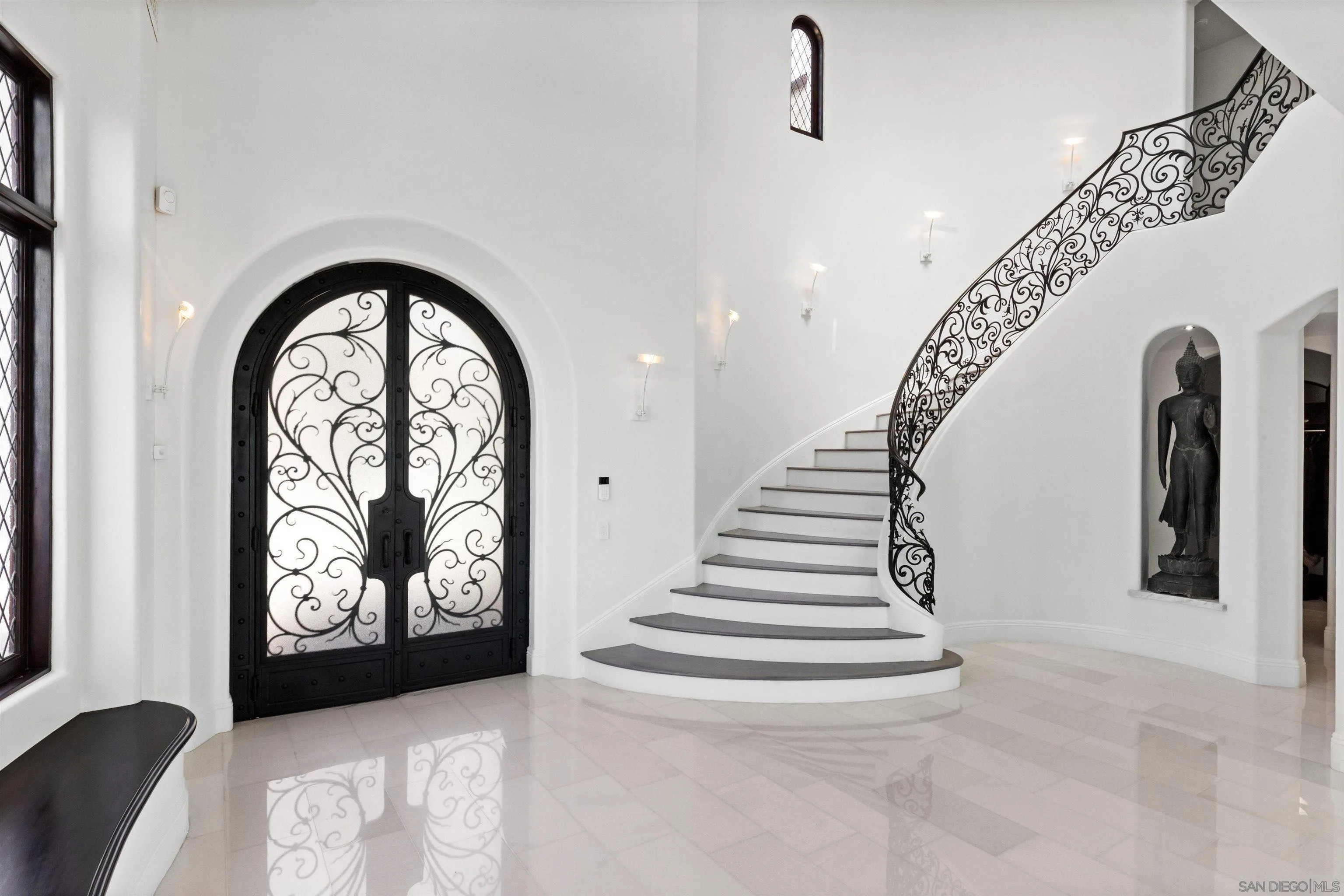 5850 Camino De La Costa