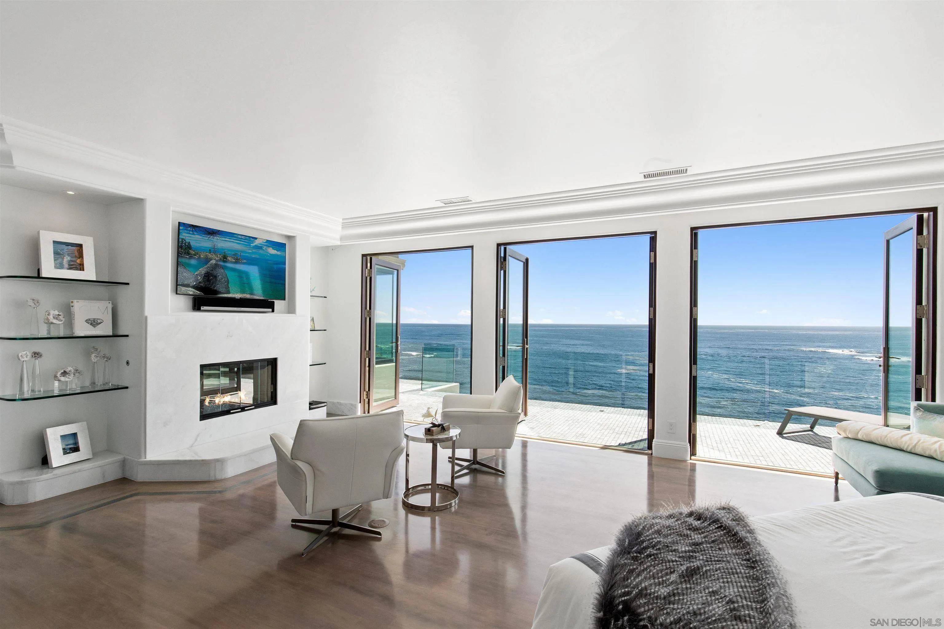 5850 Camino De La Costa