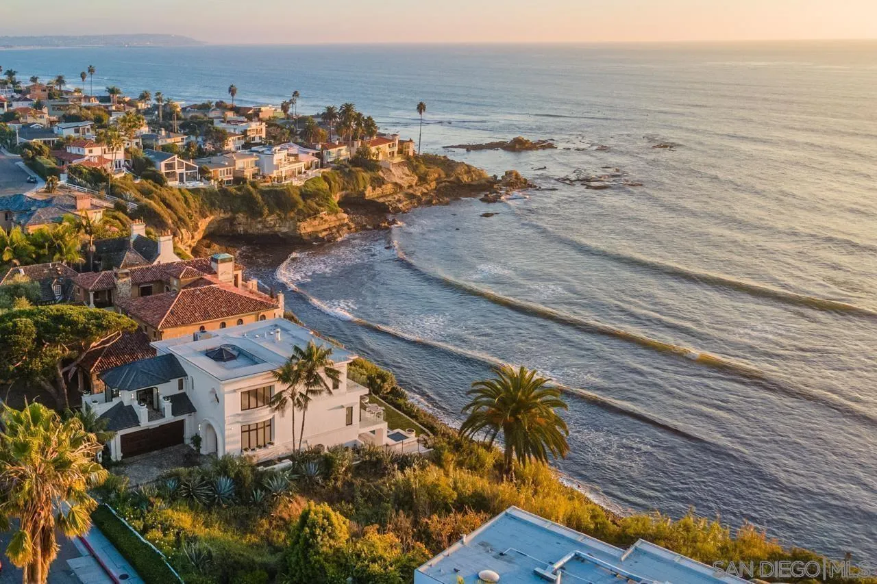 5850 Camino De La Costa