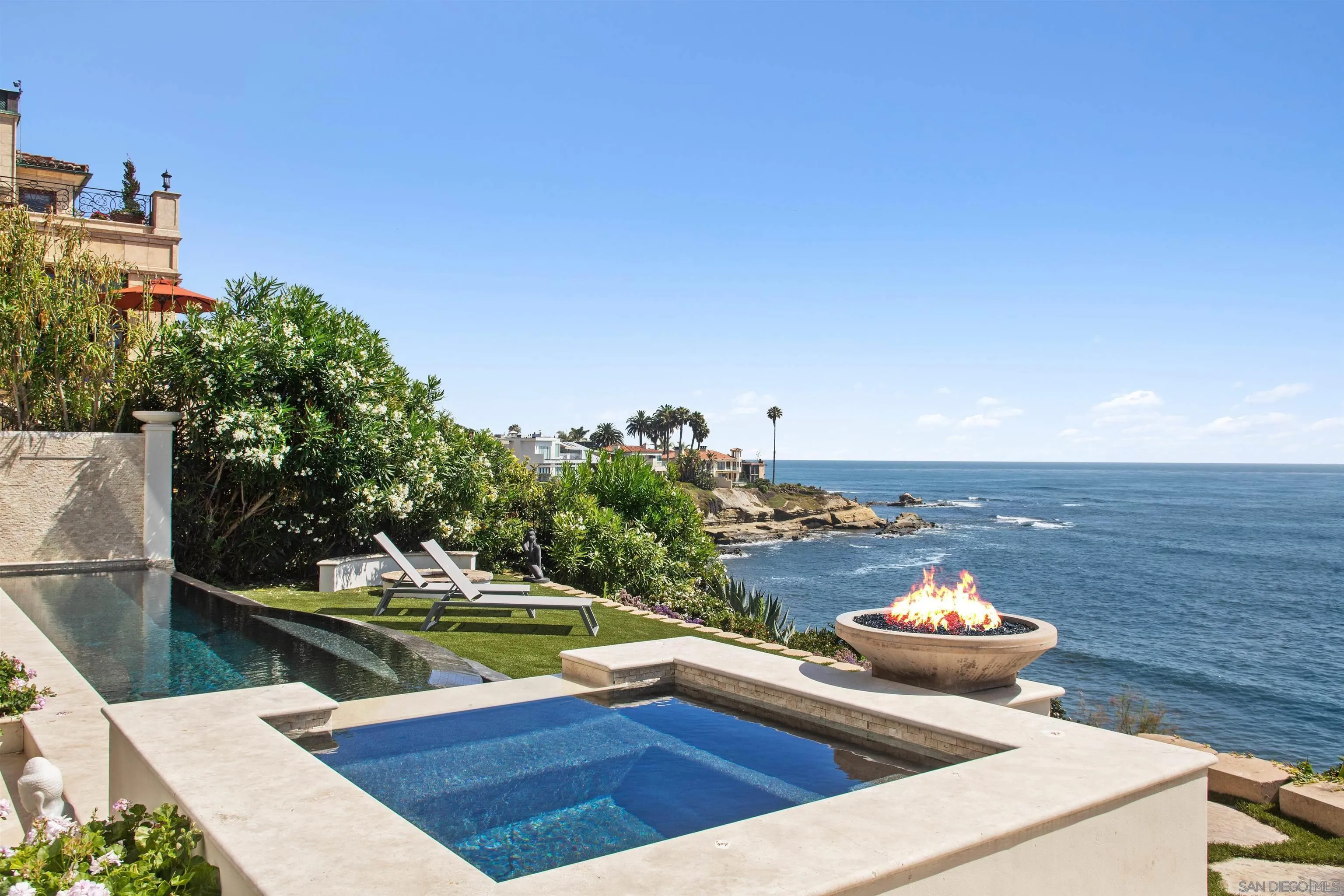 5850 Camino De La Costa