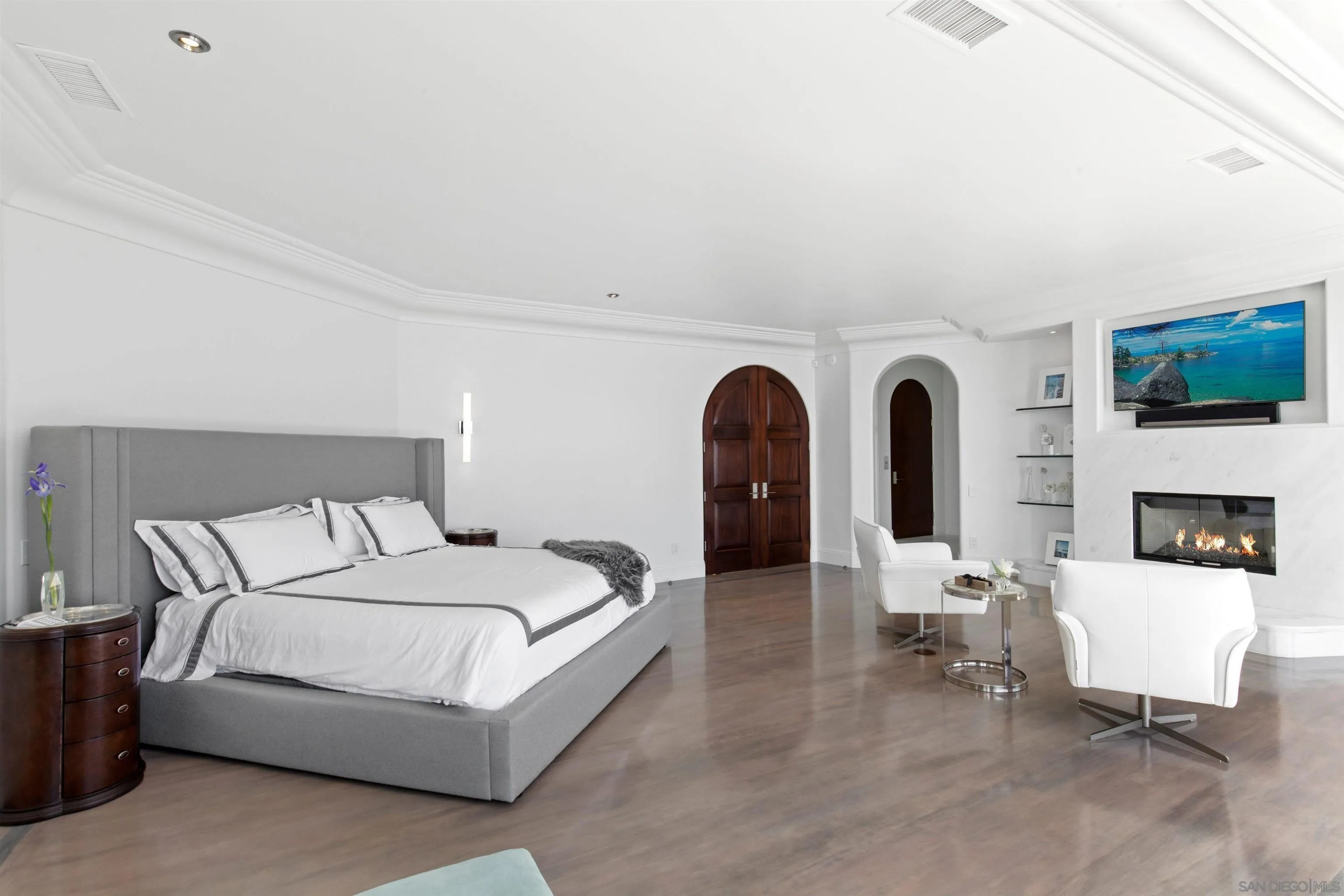 5850 Camino De La Costa