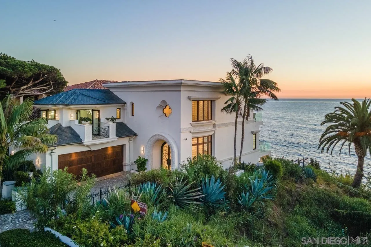 5850 Camino De La Costa