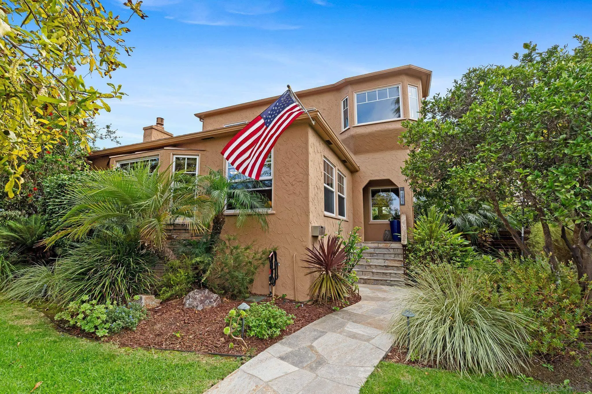 4377 Newport