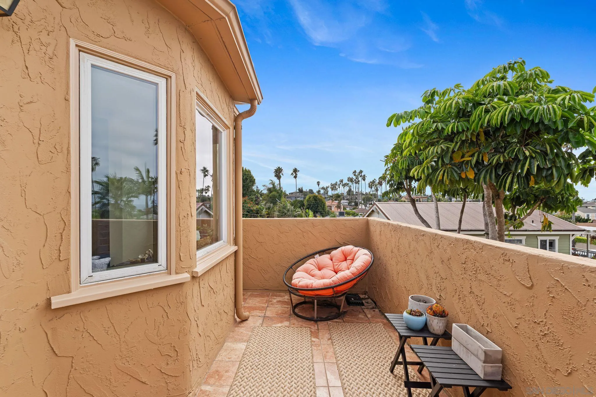 4377 Newport