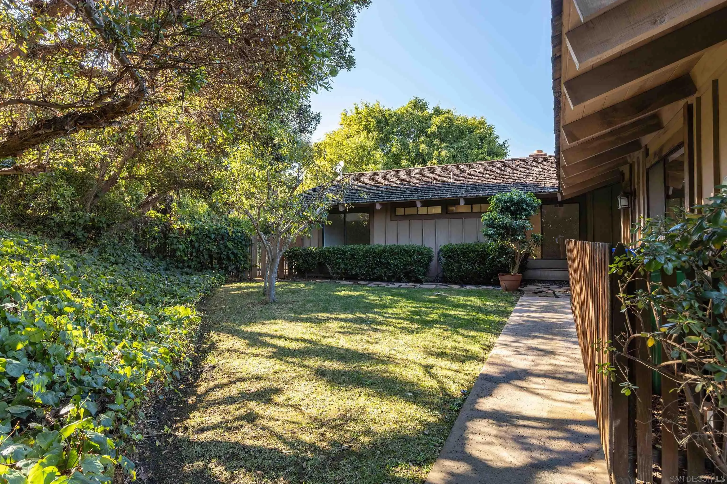7716 Hidden Valley Ct, La Jolla