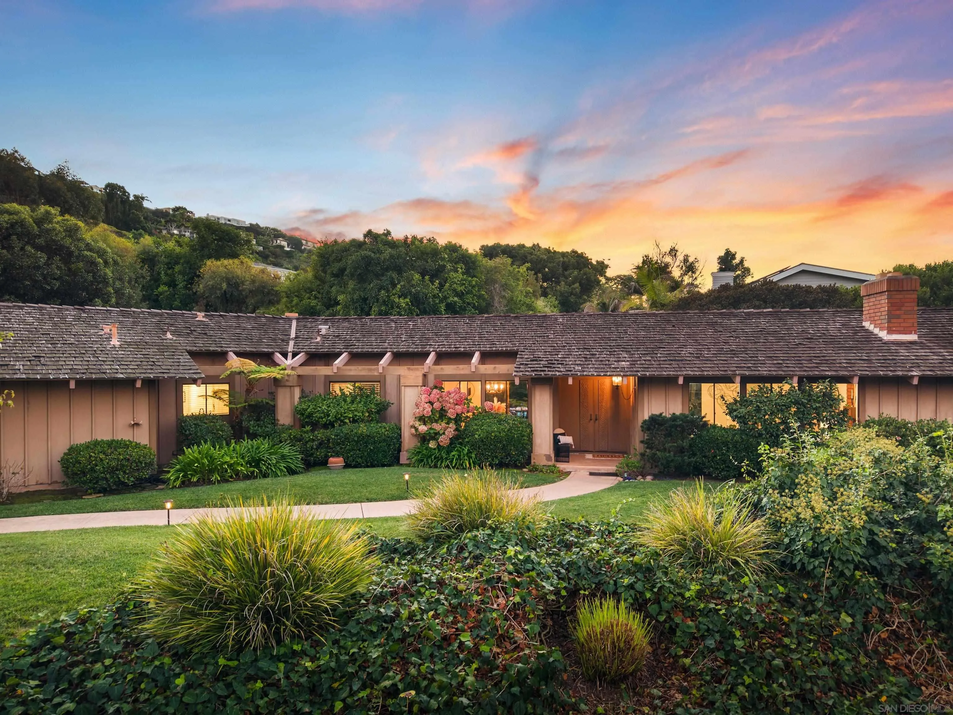 7716 Hidden Valley Ct, La Jolla
