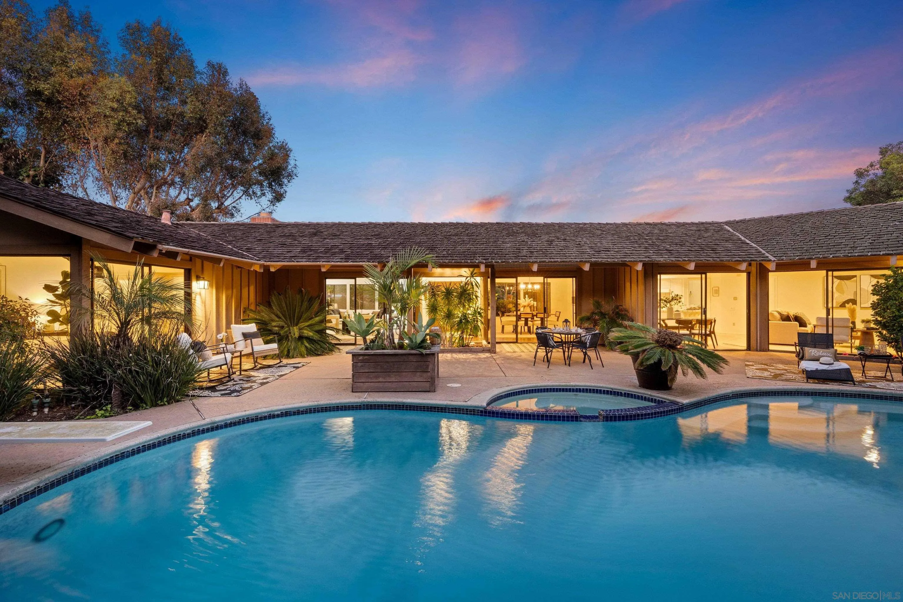 7716 Hidden Valley Ct, La Jolla