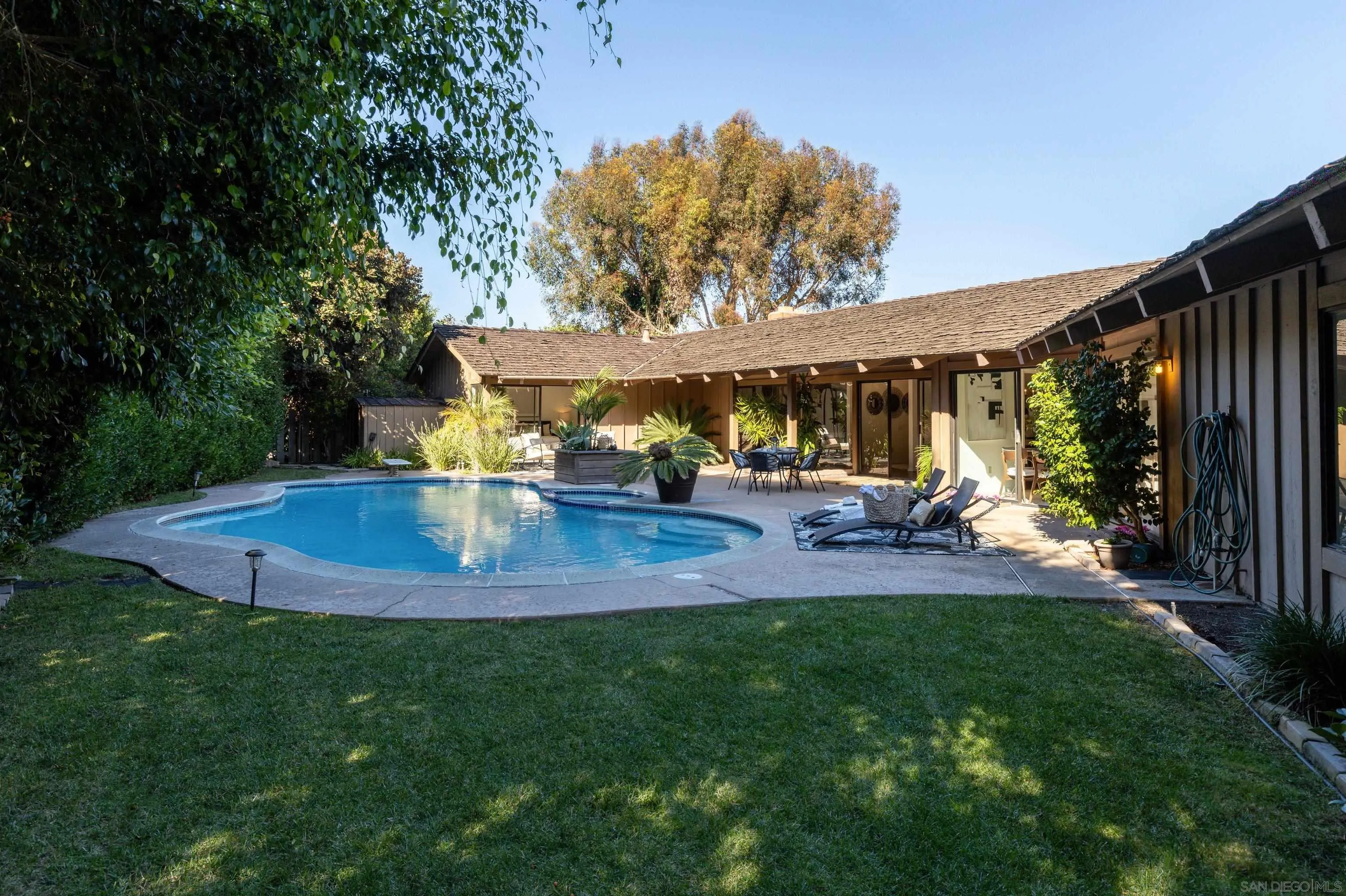7716 Hidden Valley Ct, La Jolla