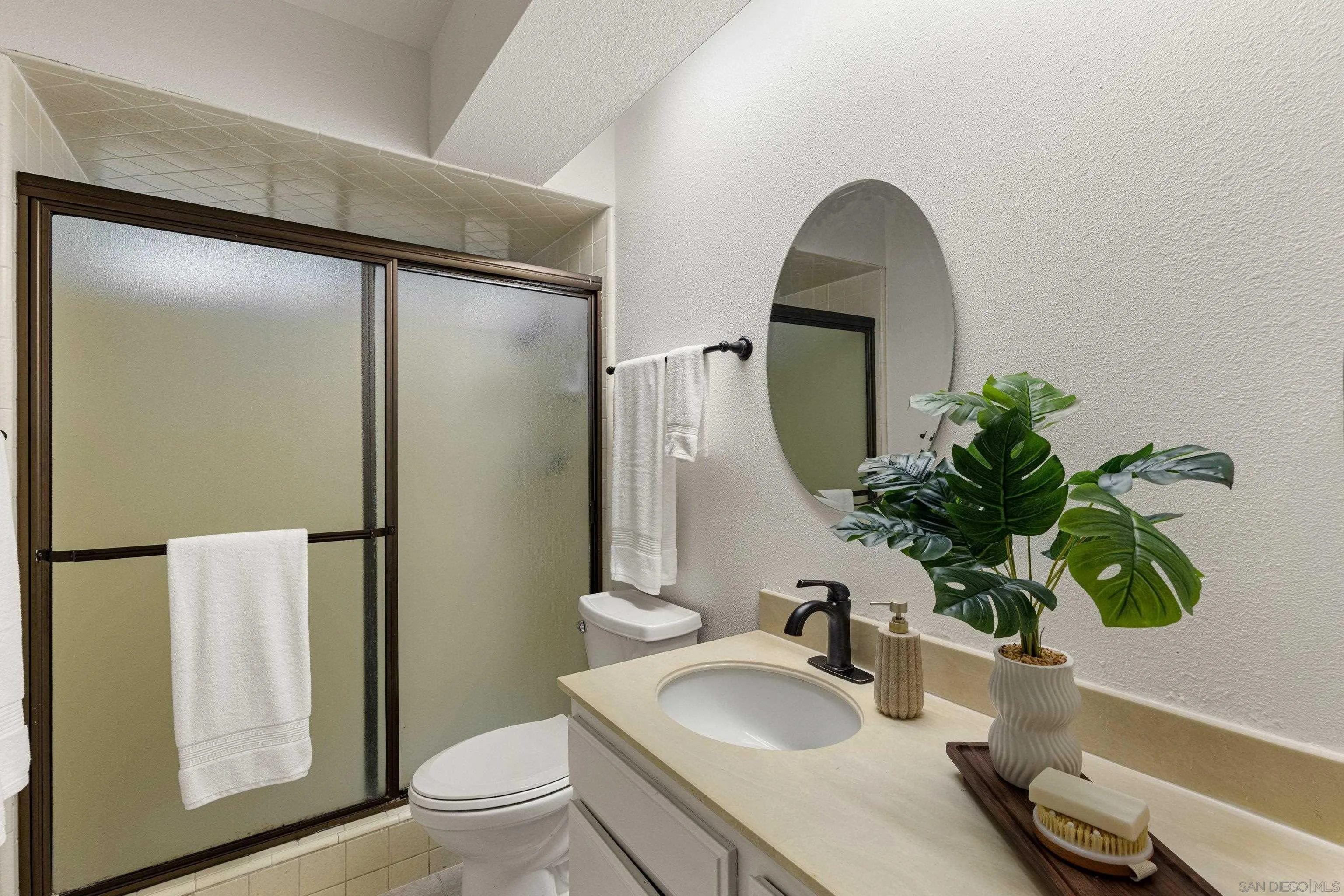 7716 Hidden Valley Ct, La Jolla