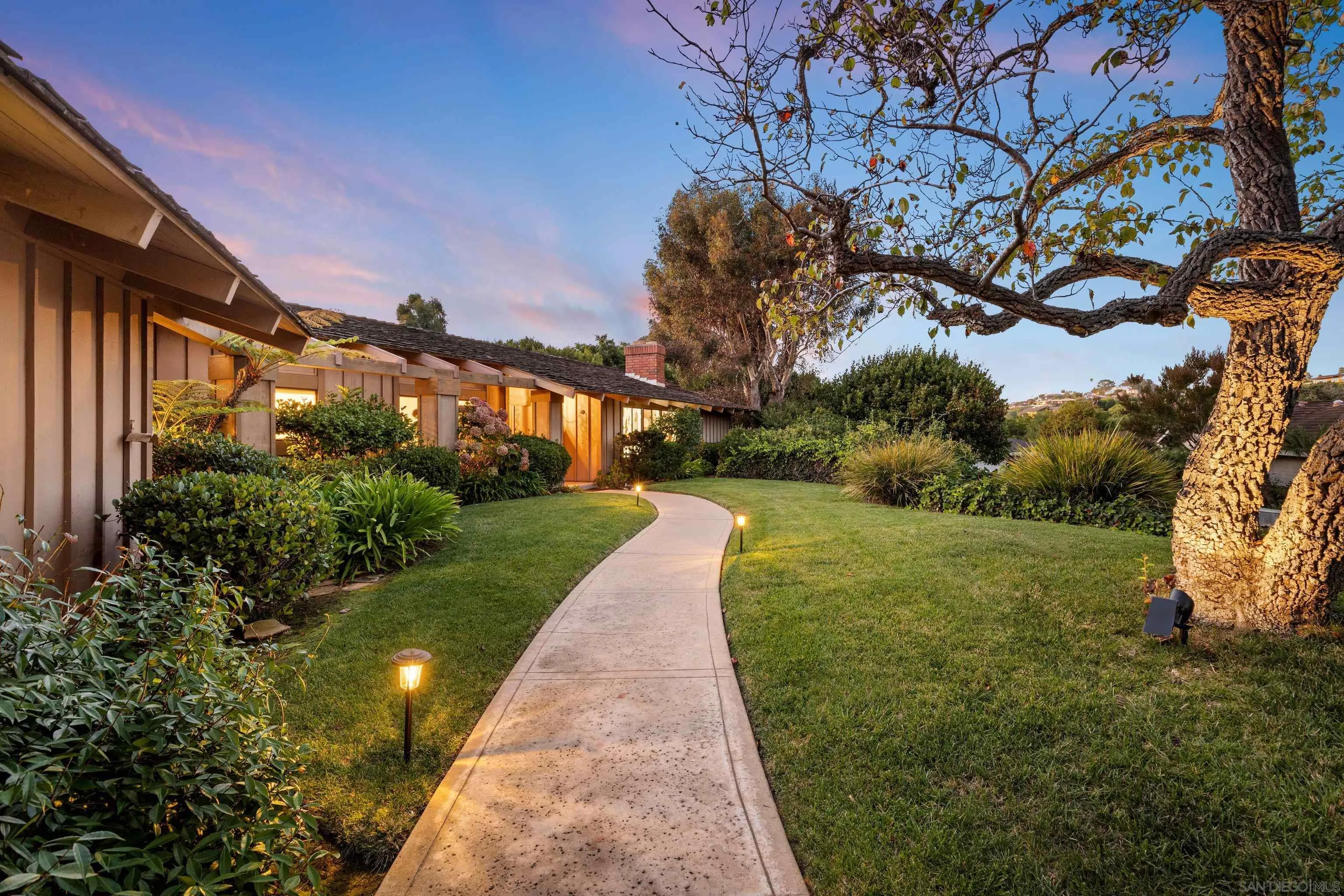 7716 Hidden Valley Ct, La Jolla