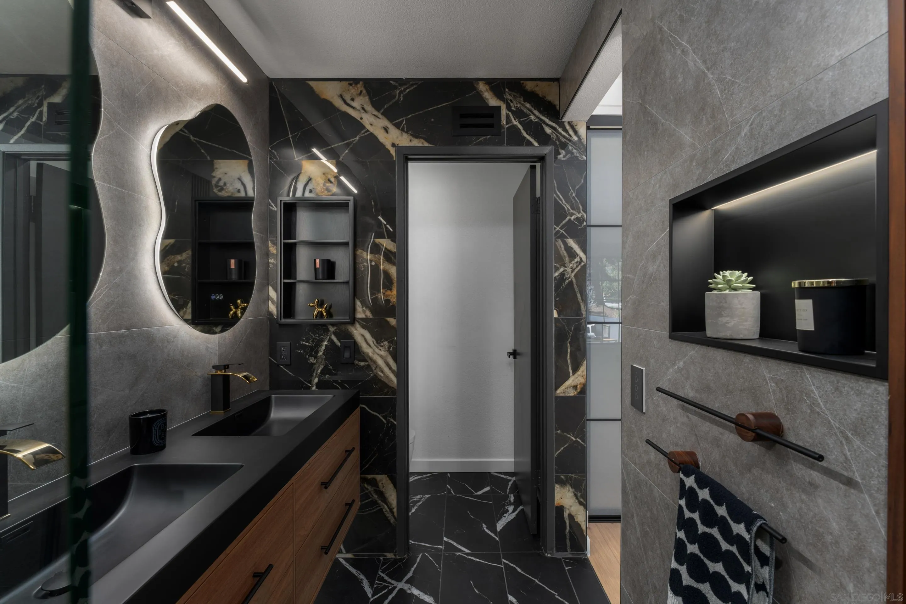 3510 Voyager Cir, San Diego