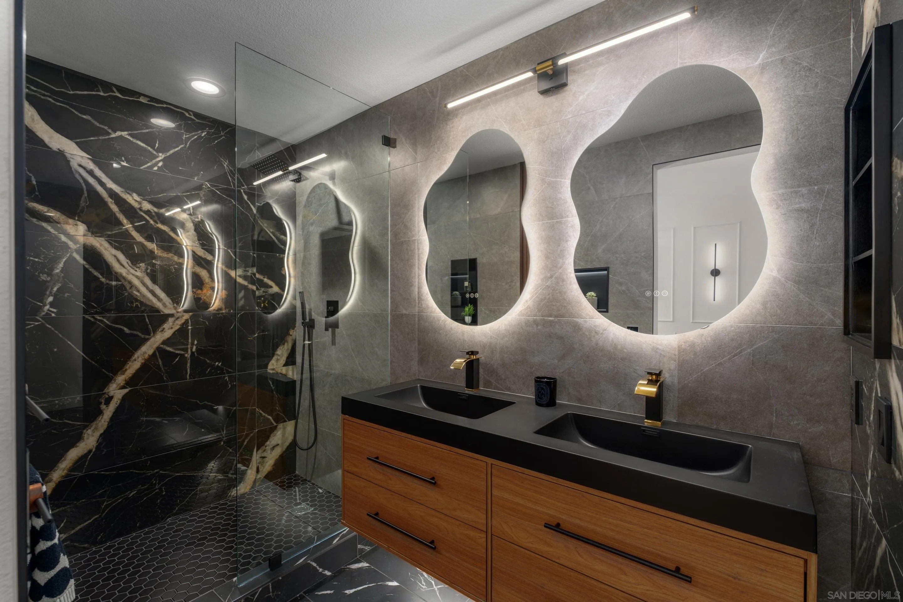 3510 Voyager Cir, San Diego