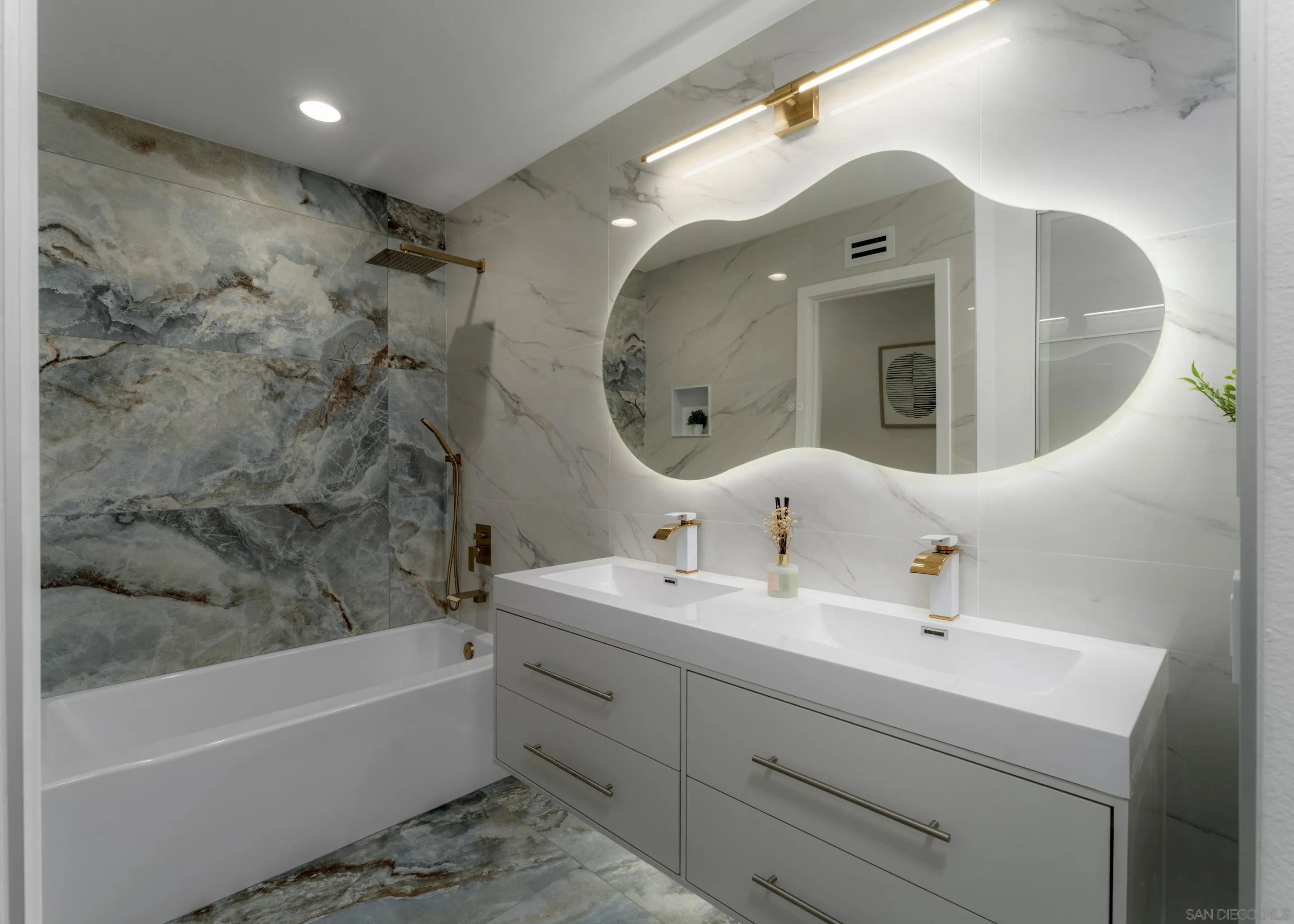 3510 Voyager Cir, San Diego