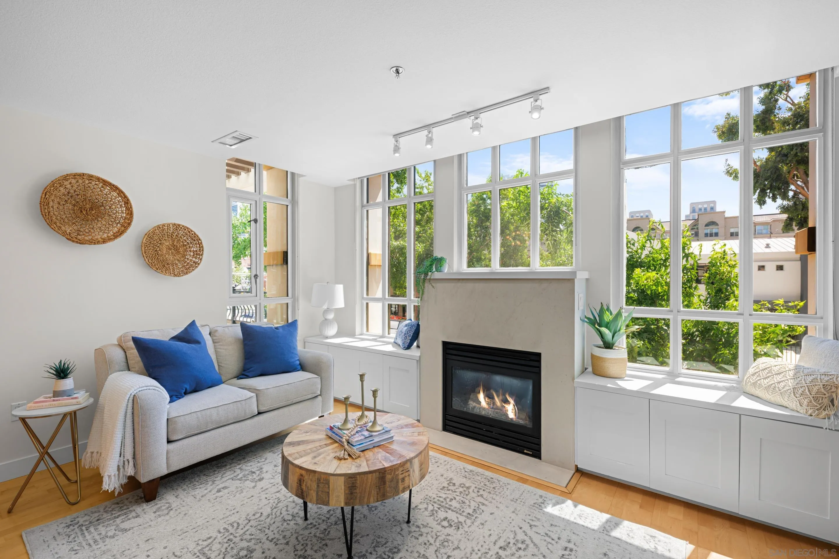 700 W W Harbor Dr Unit 202, San Diego Unit: 202