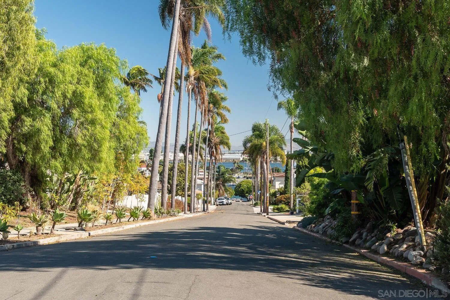 387 San Fernando
