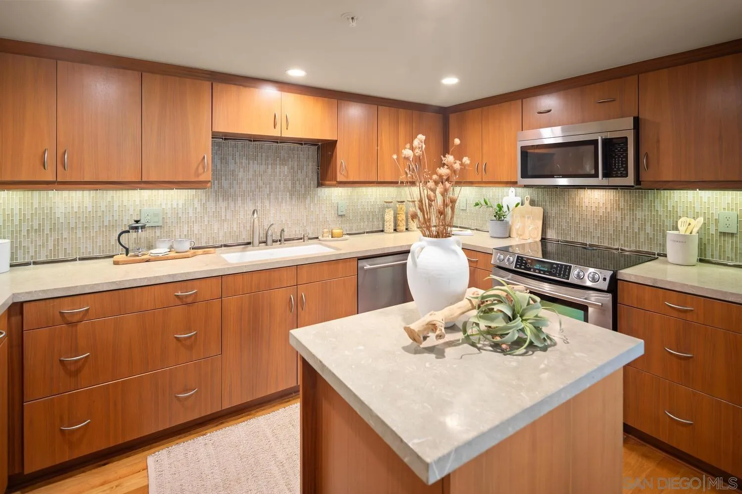 1221 Parker Pl Unit 15