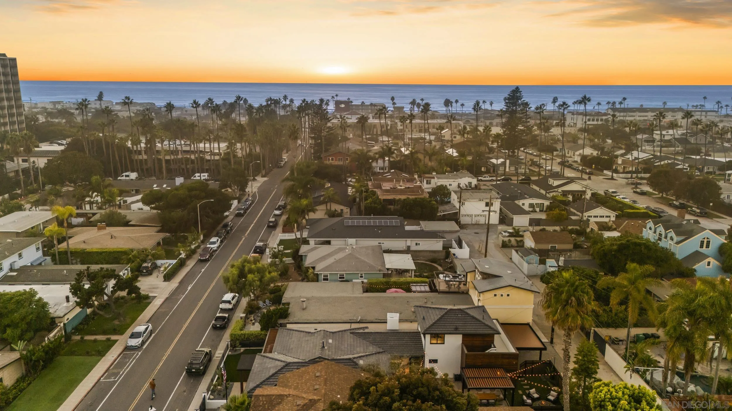 952 Pacific Beach Dr