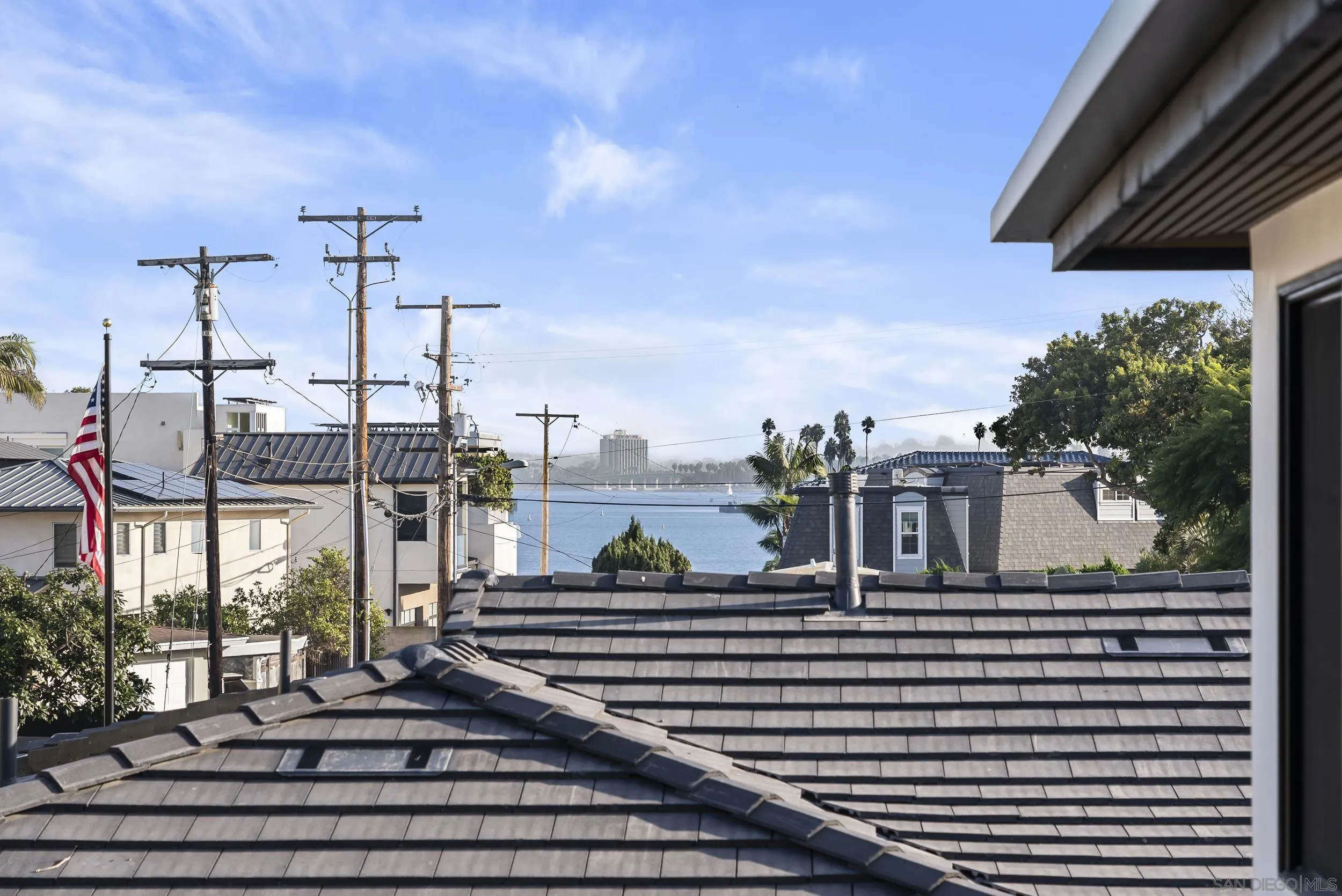 952 Pacific Beach Dr