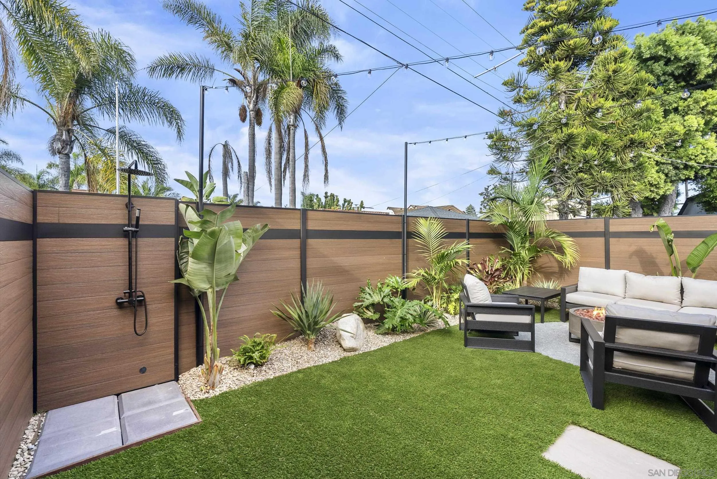 952 Pacific Beach Dr