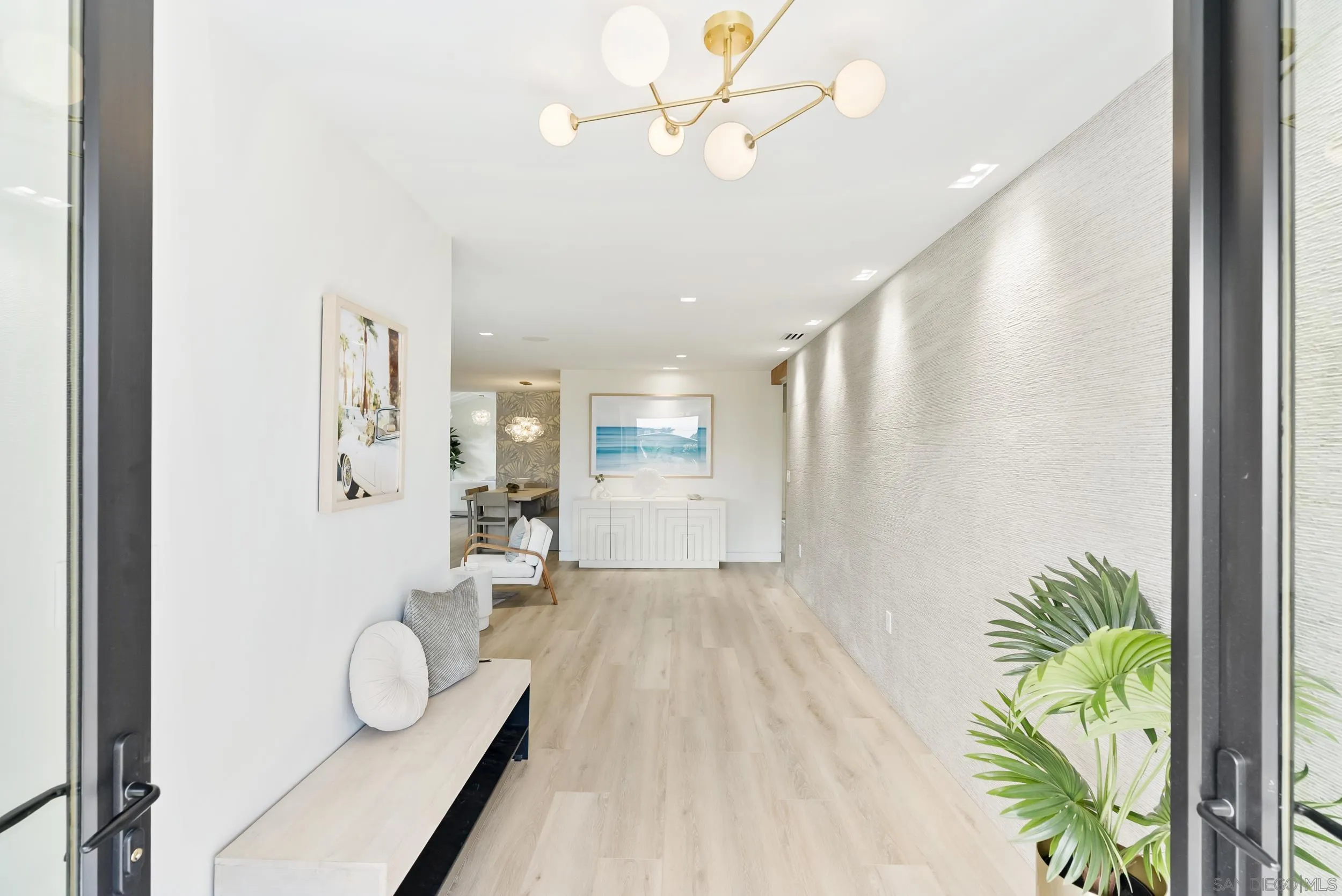 952 Pacific Beach Dr