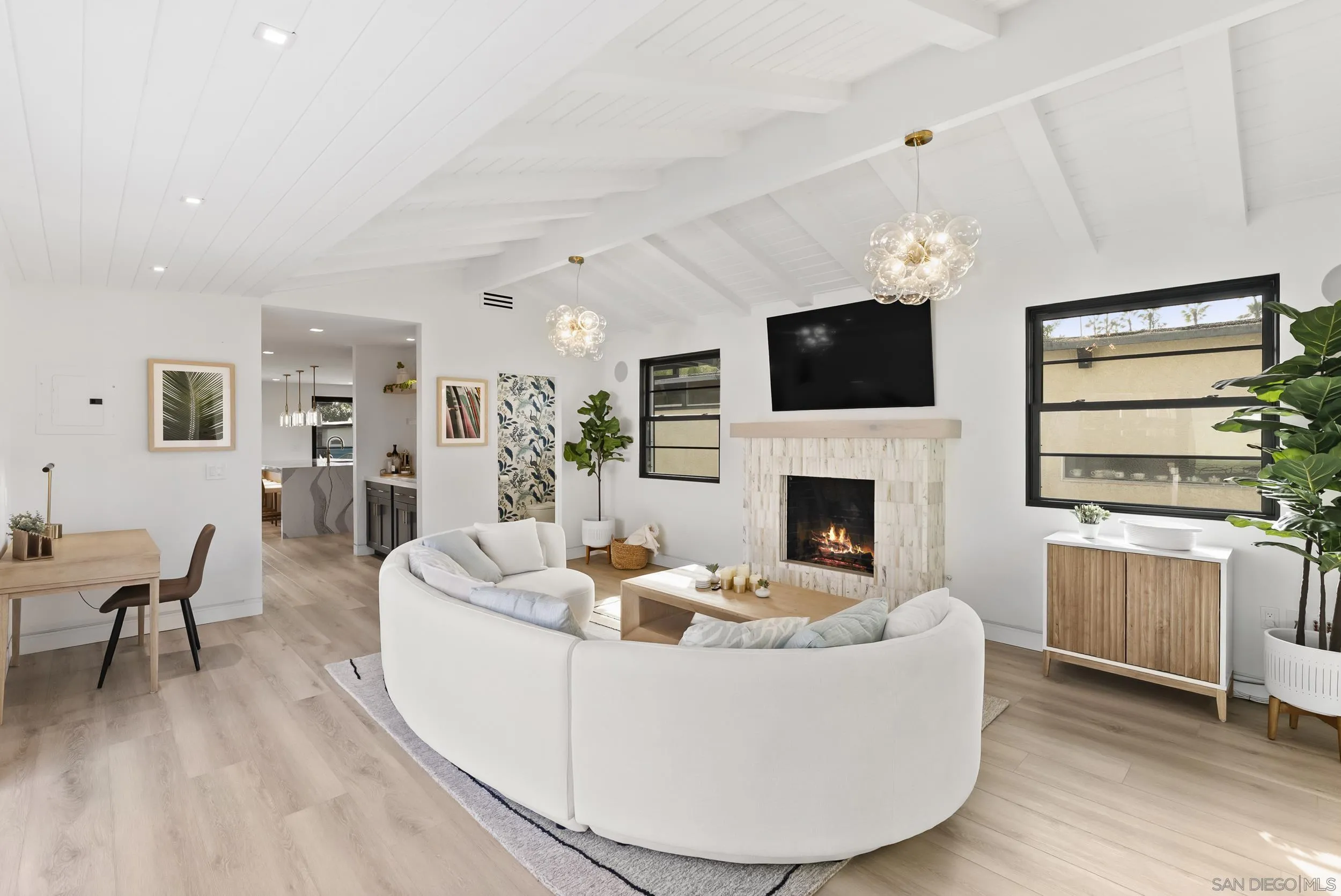 952 Pacific Beach Dr
