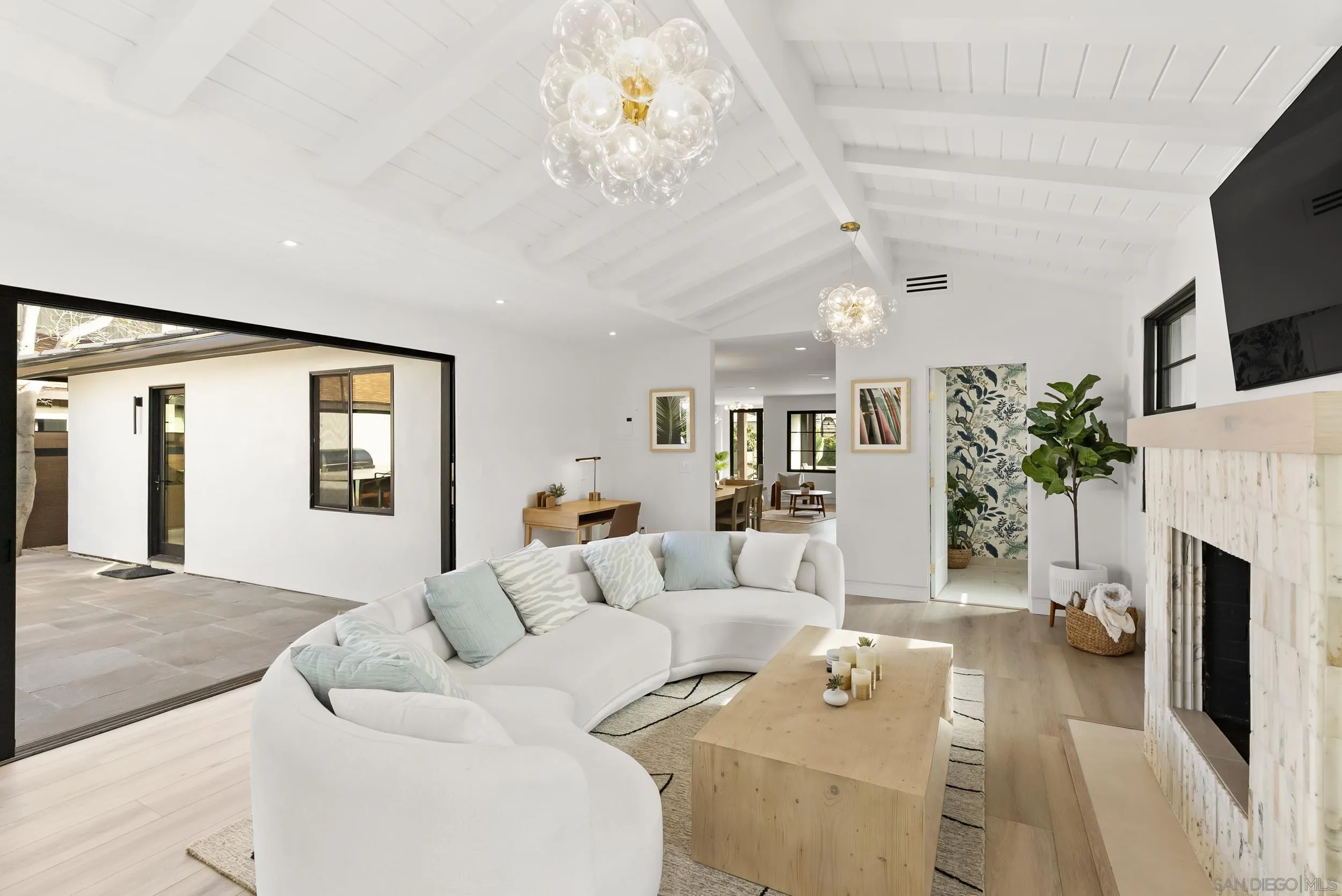 952 Pacific Beach Dr