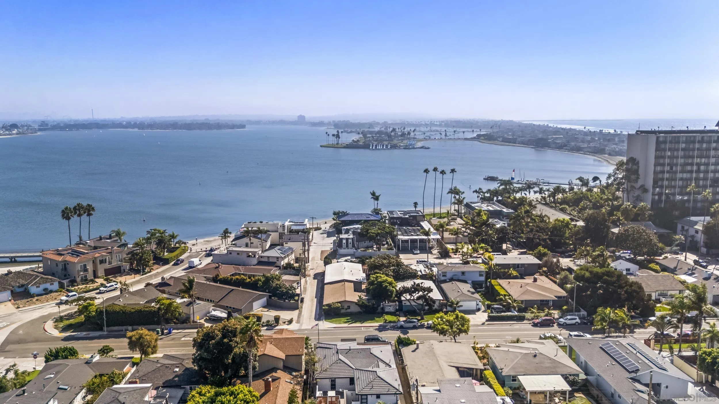 952 Pacific Beach Dr