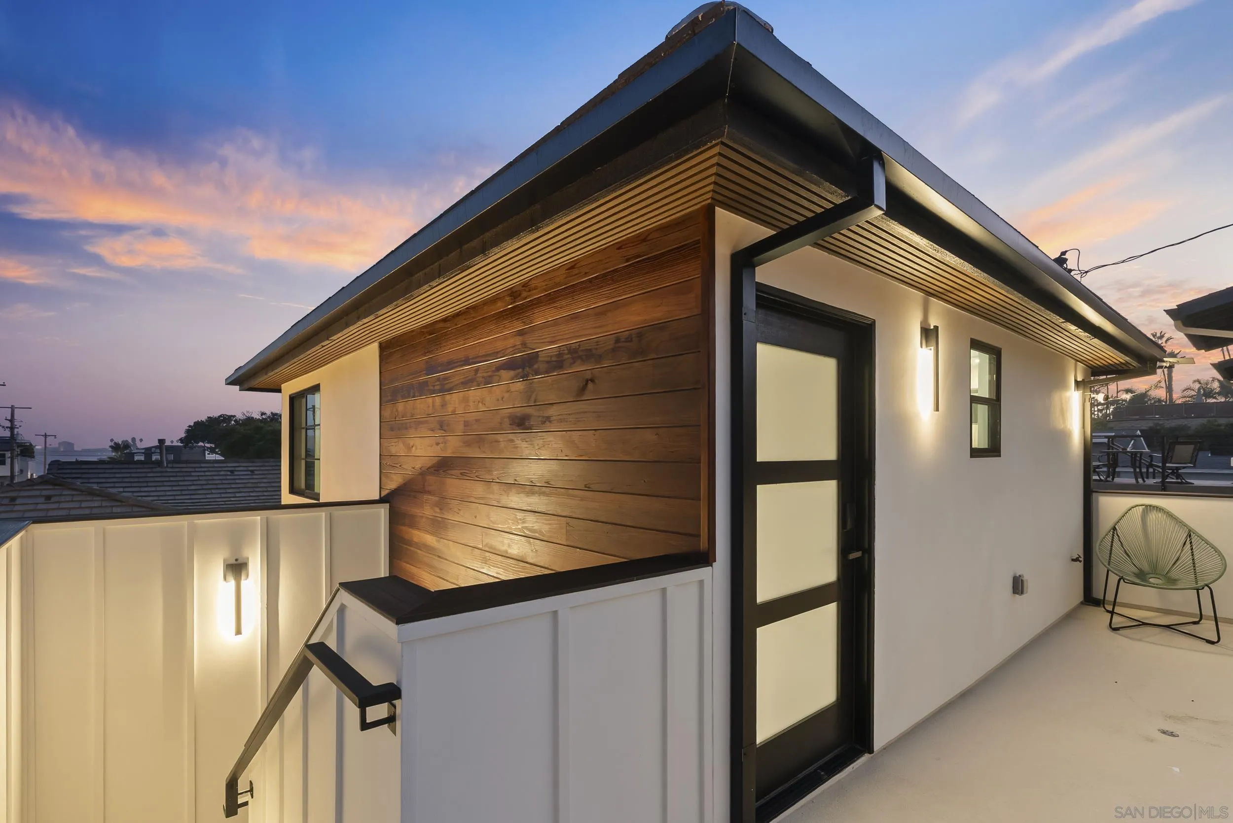 952 Pacific Beach Dr