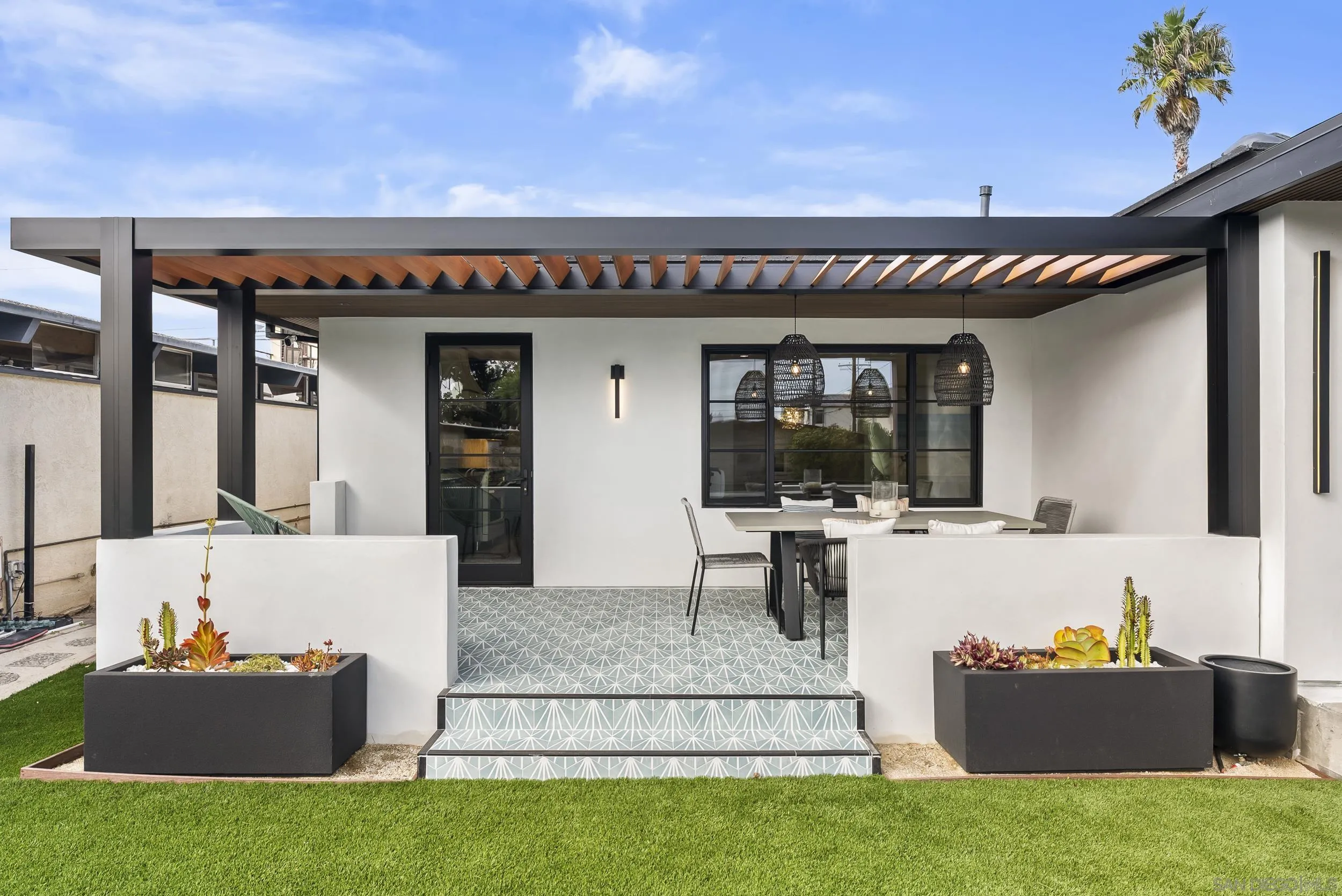 952 Pacific Beach Dr