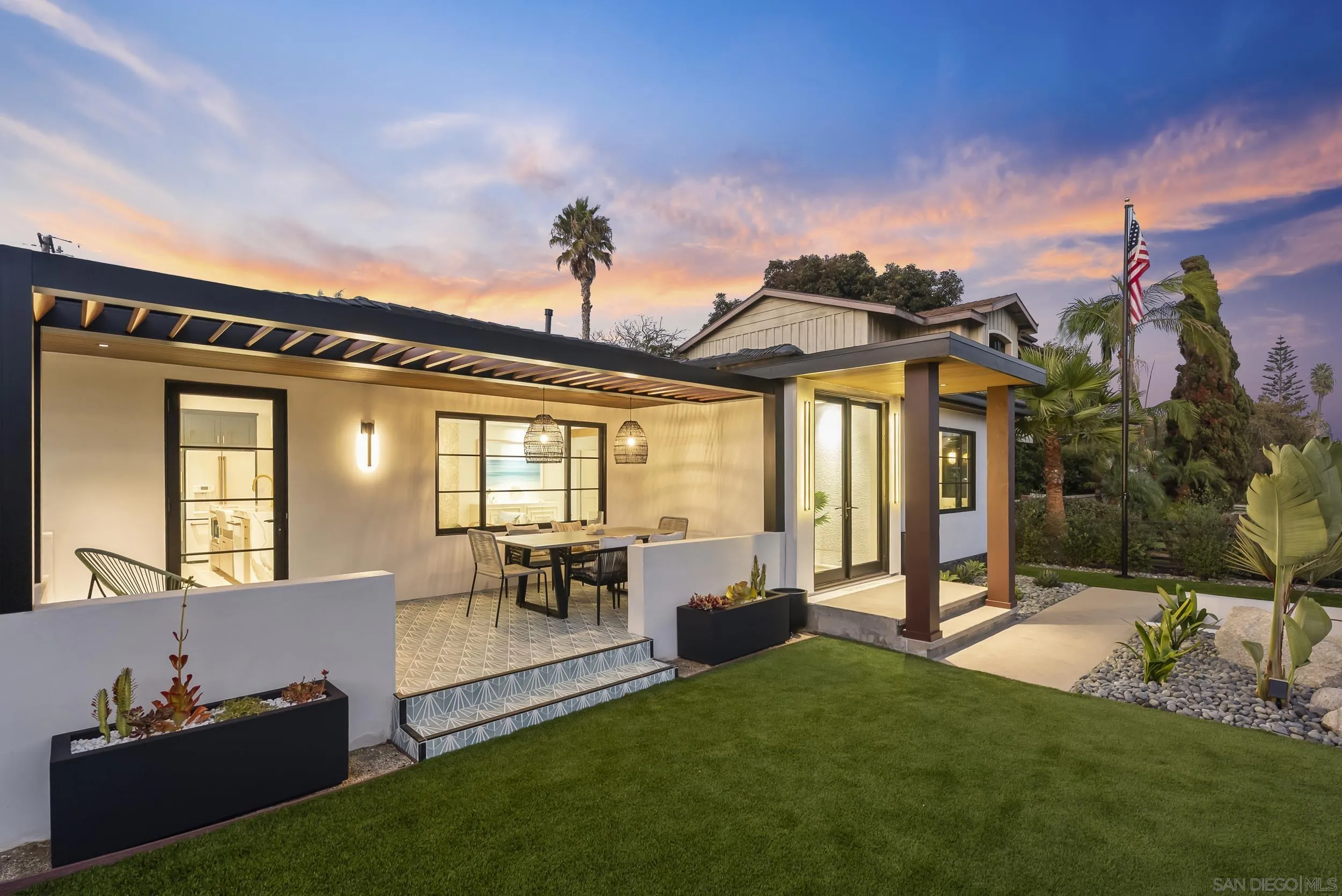 952 Pacific Beach Dr
