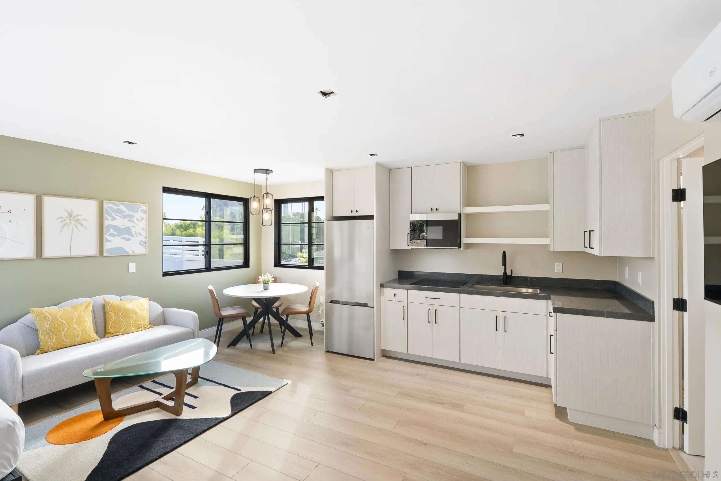 952 Pacific Beach Dr