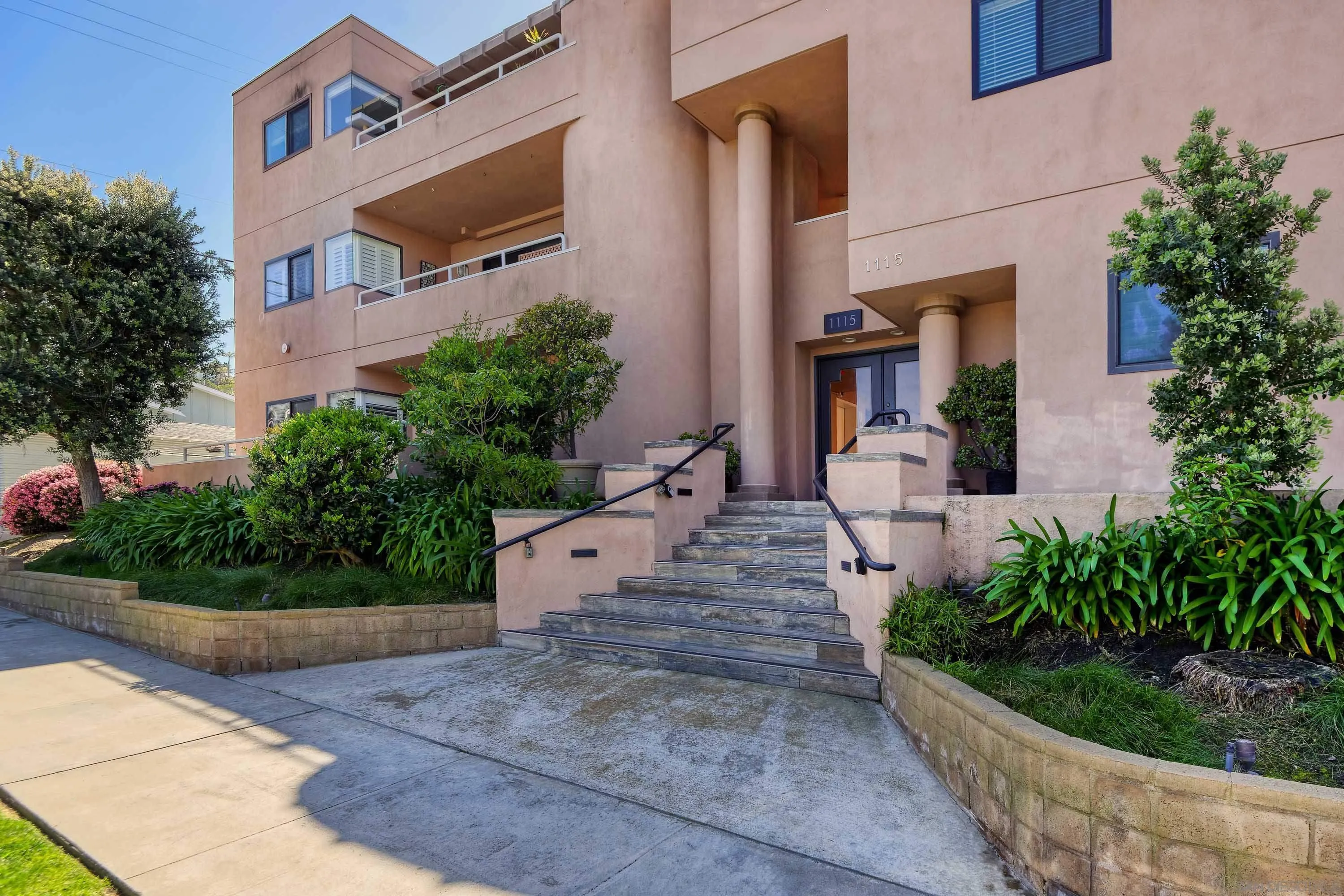 1115 Pearl St Unit 1