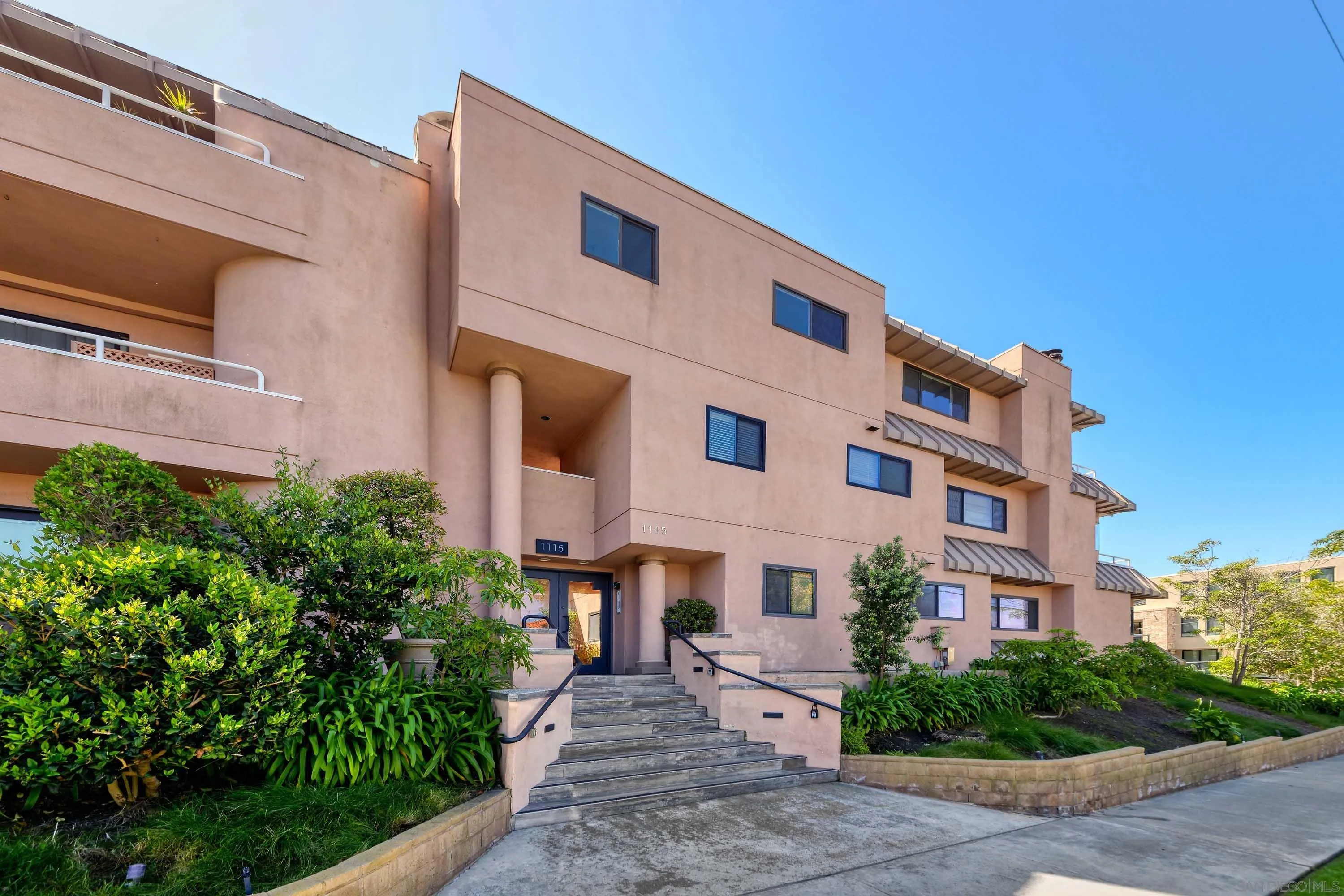 1115 Pearl St Unit 1