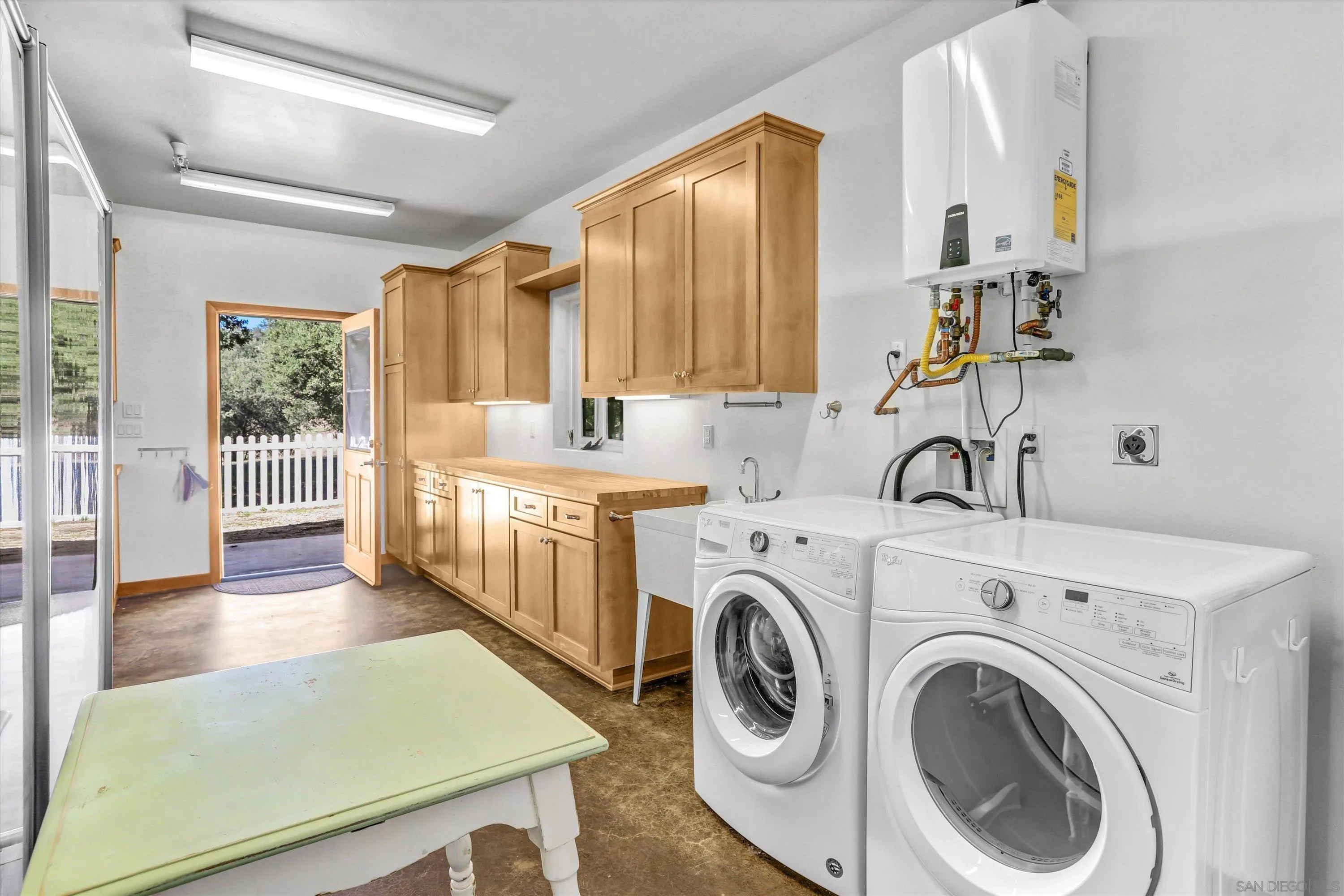 3258 Pine Hills