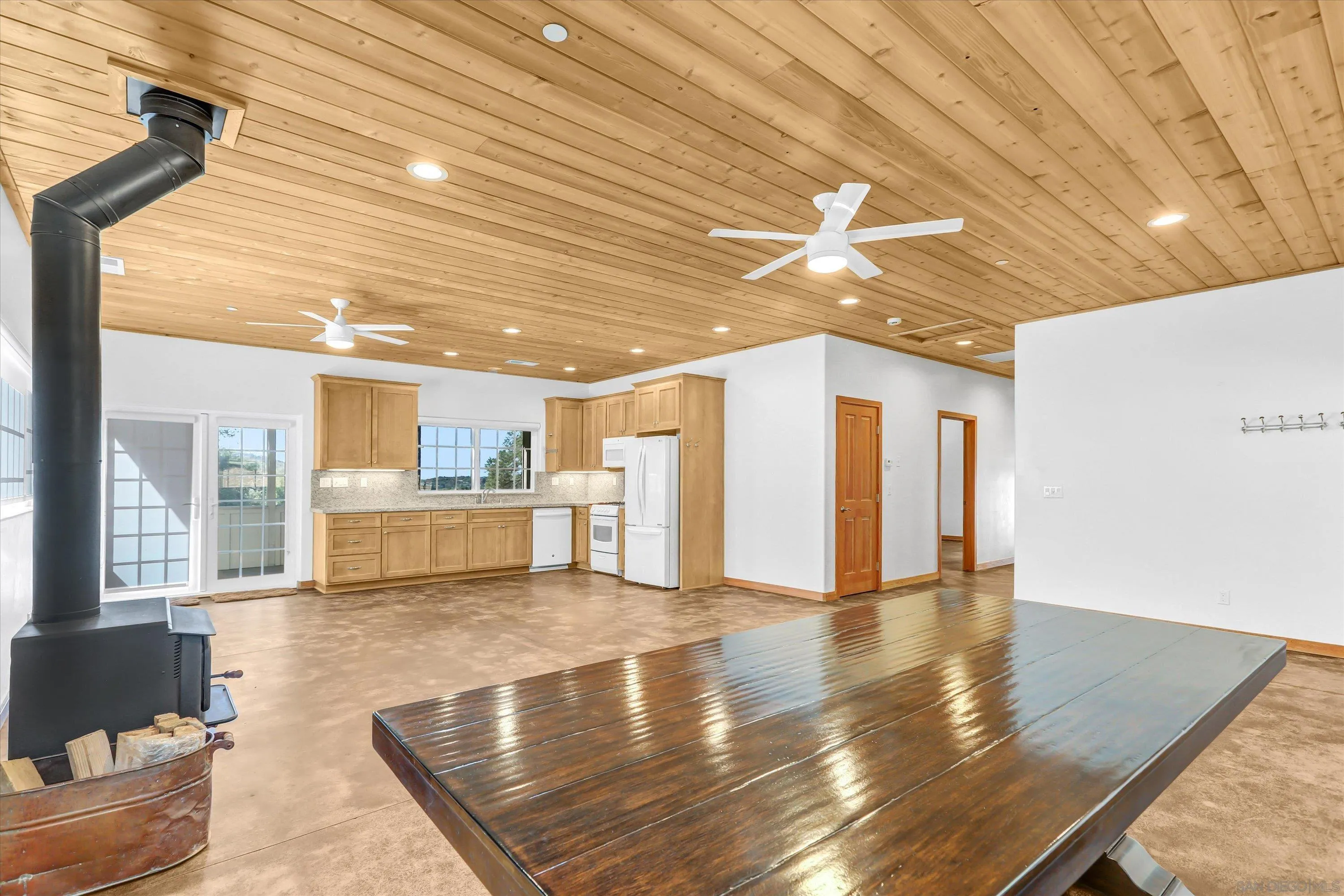 3258 Pine Hills