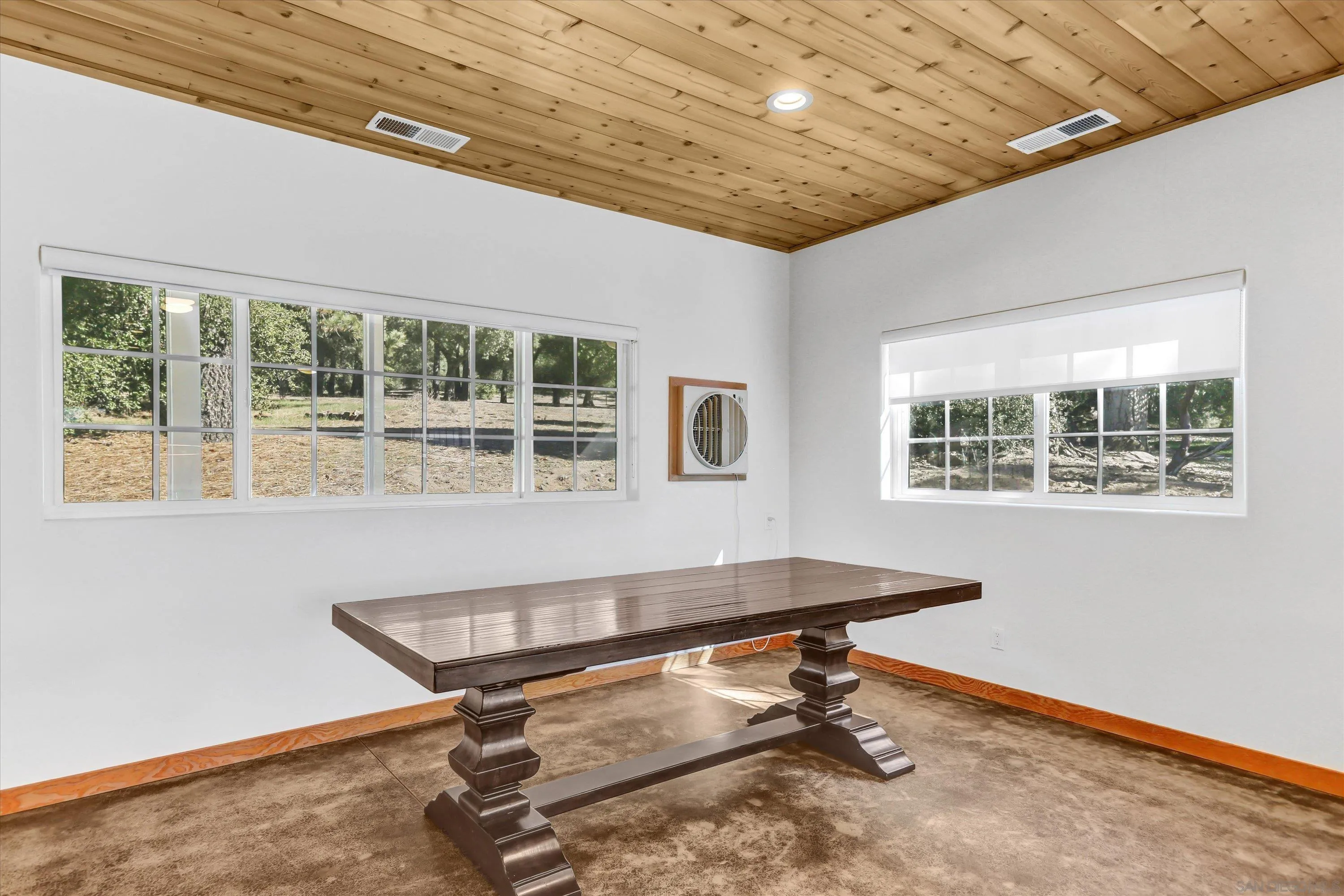 3258 Pine Hills
