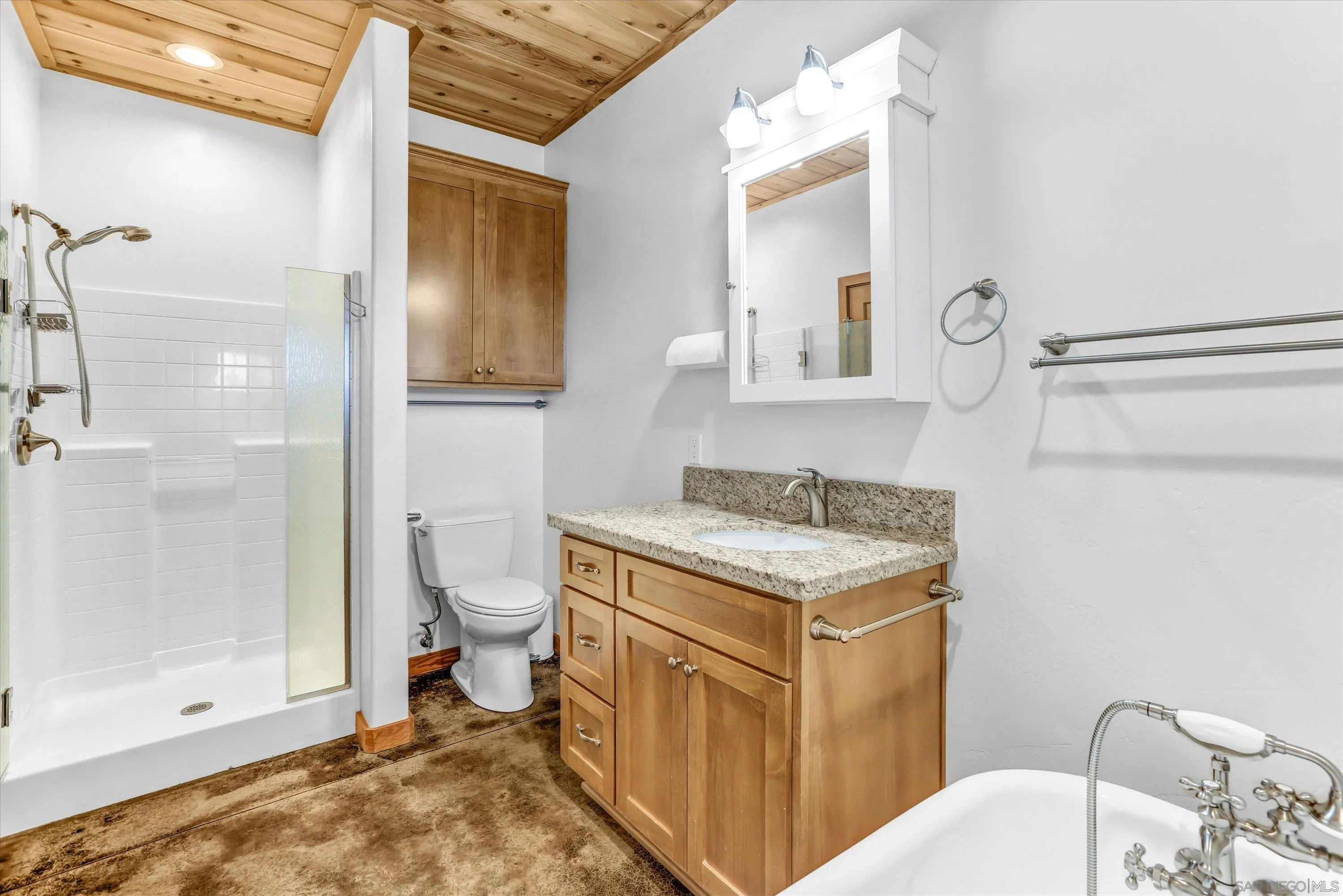 3258 Pine Hills