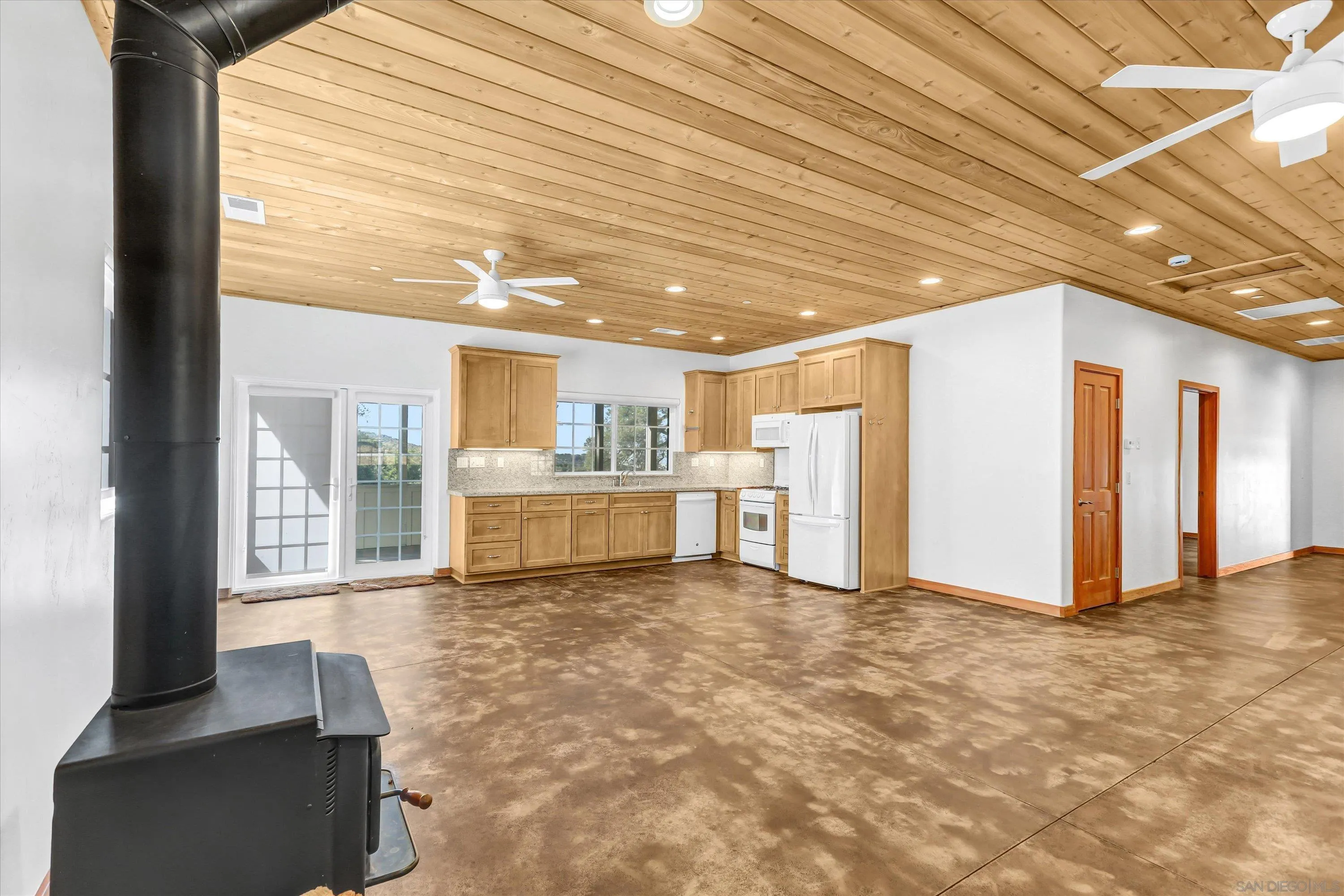 3258 Pine Hills