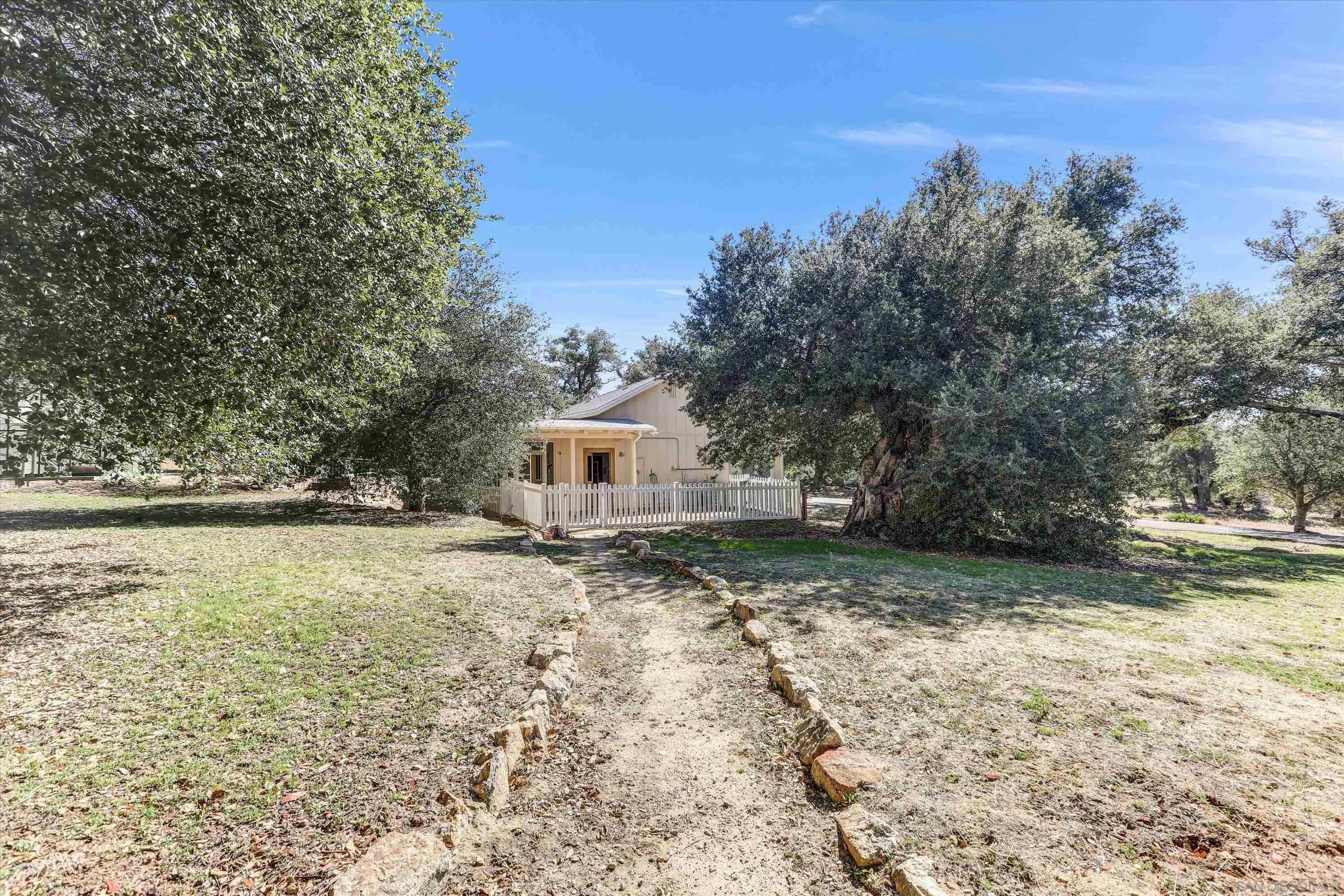 3258 Pine Hills