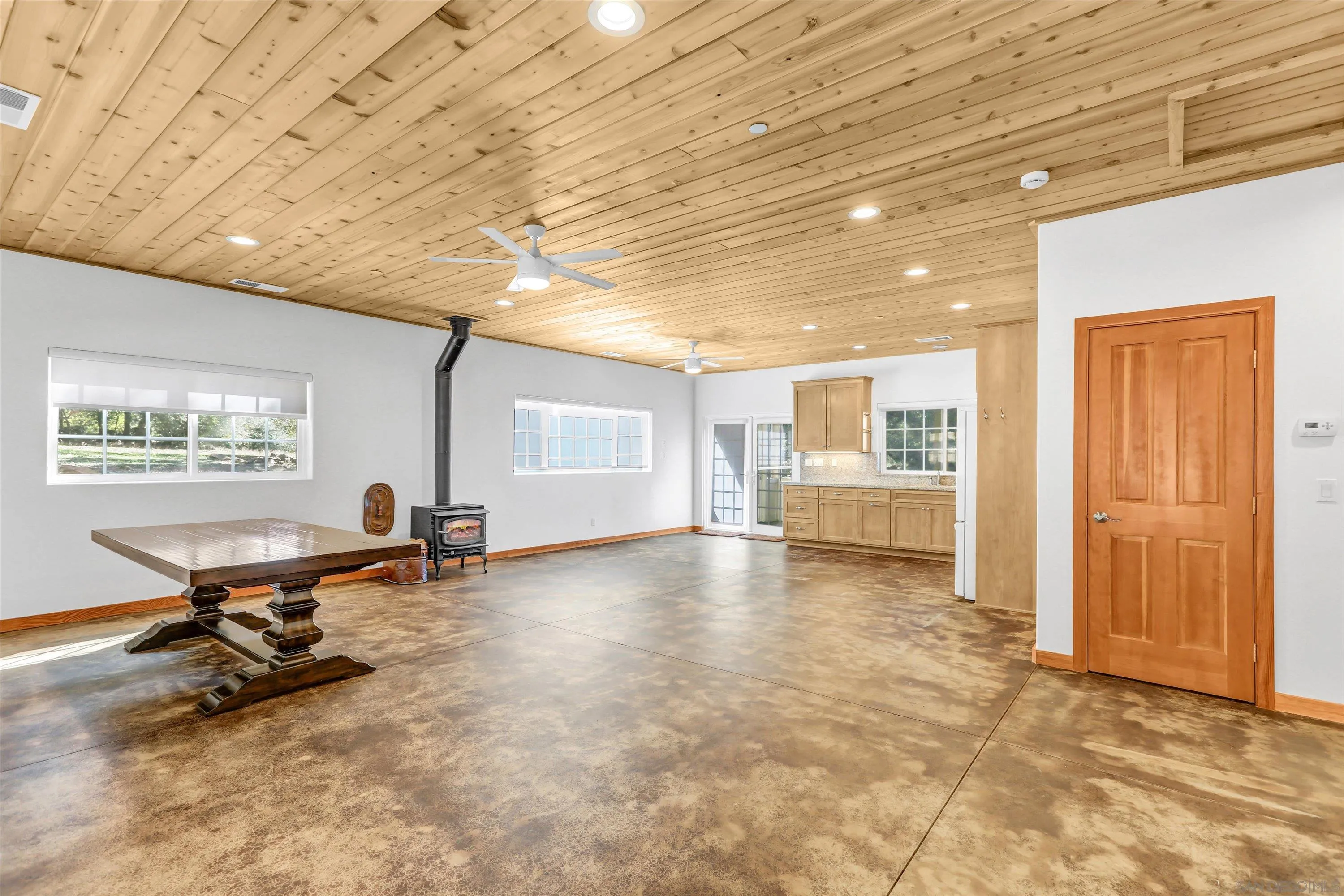 3258 Pine Hills