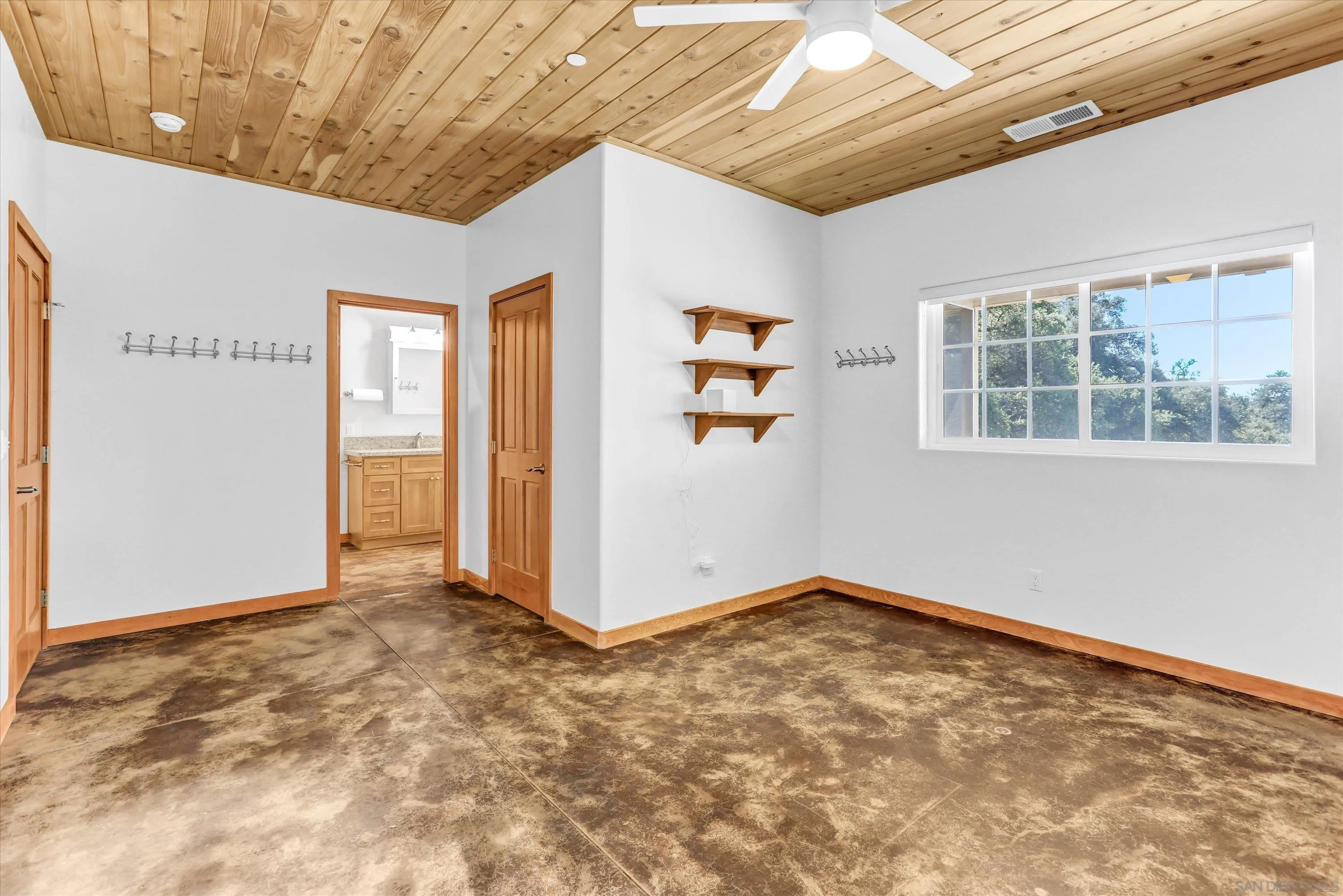 3258 Pine Hills