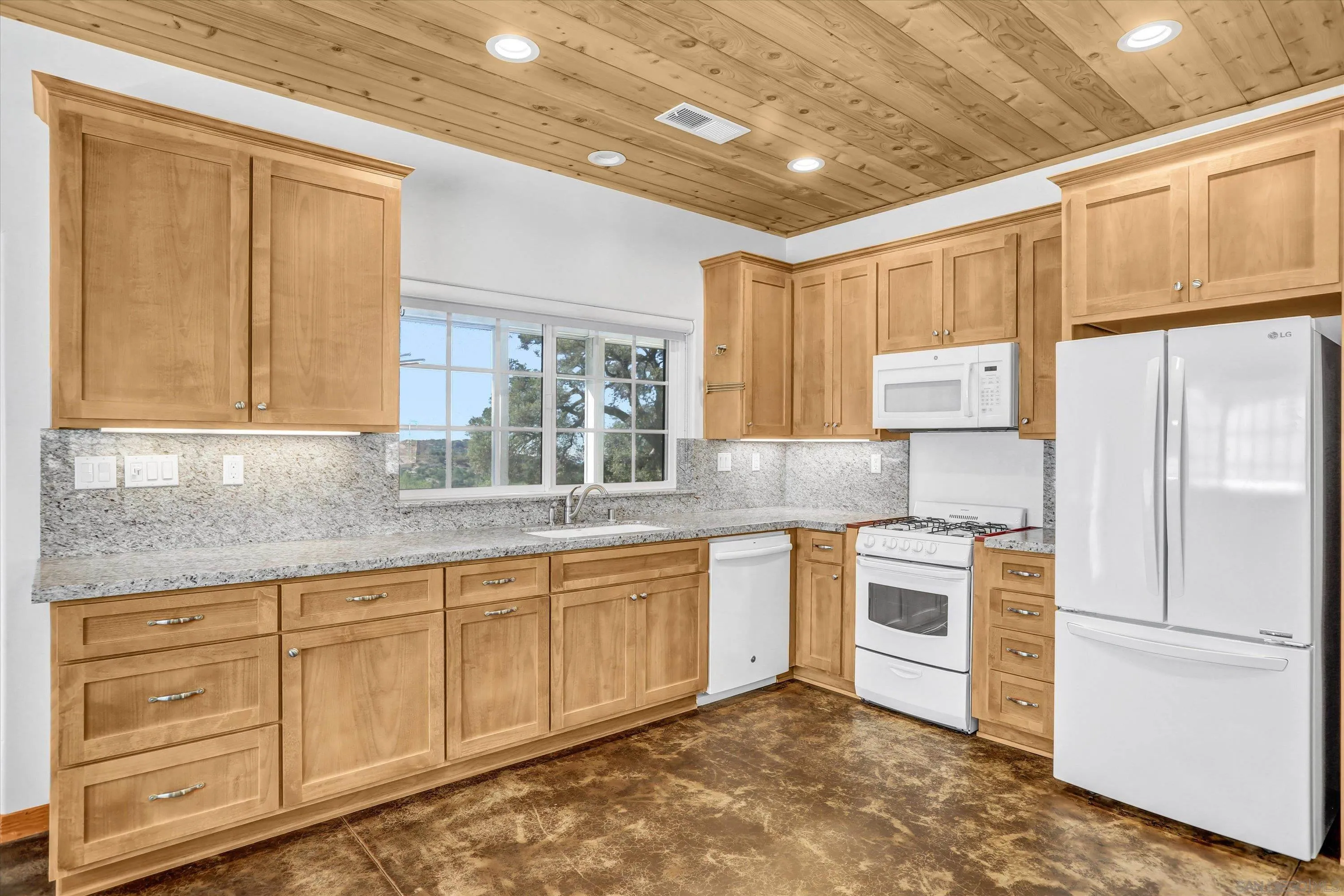3258 Pine Hills