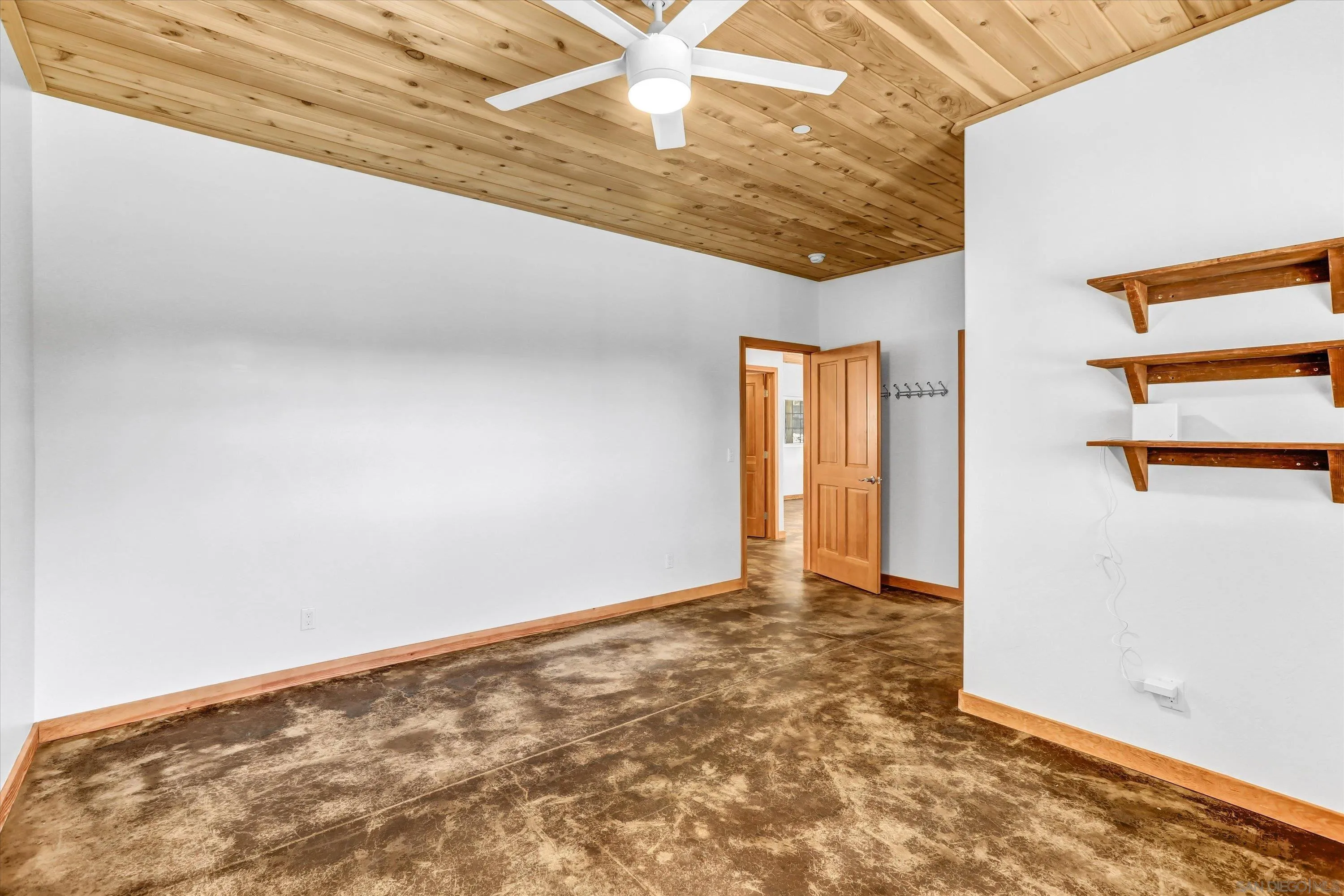 3258 Pine Hills