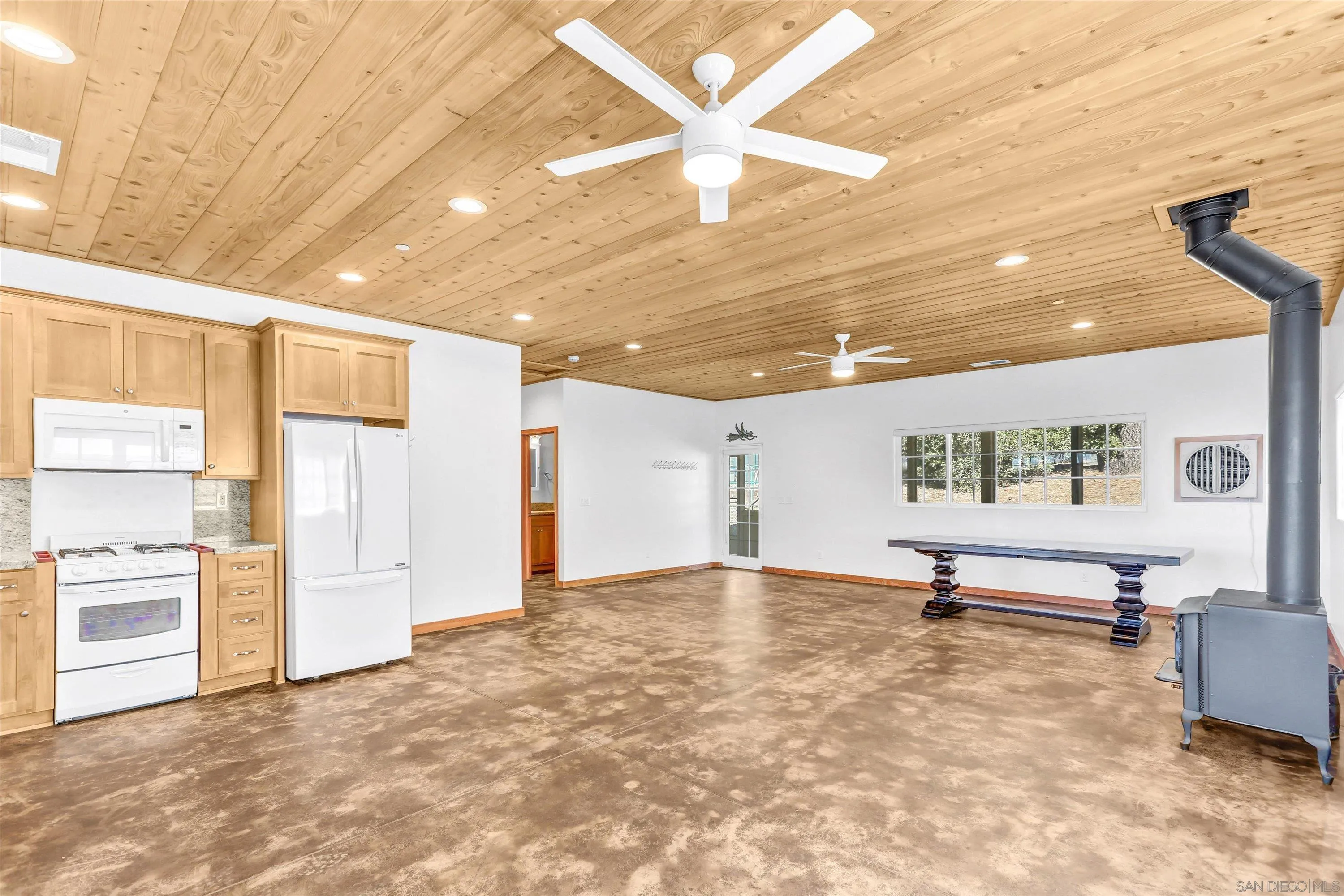 3258 Pine Hills