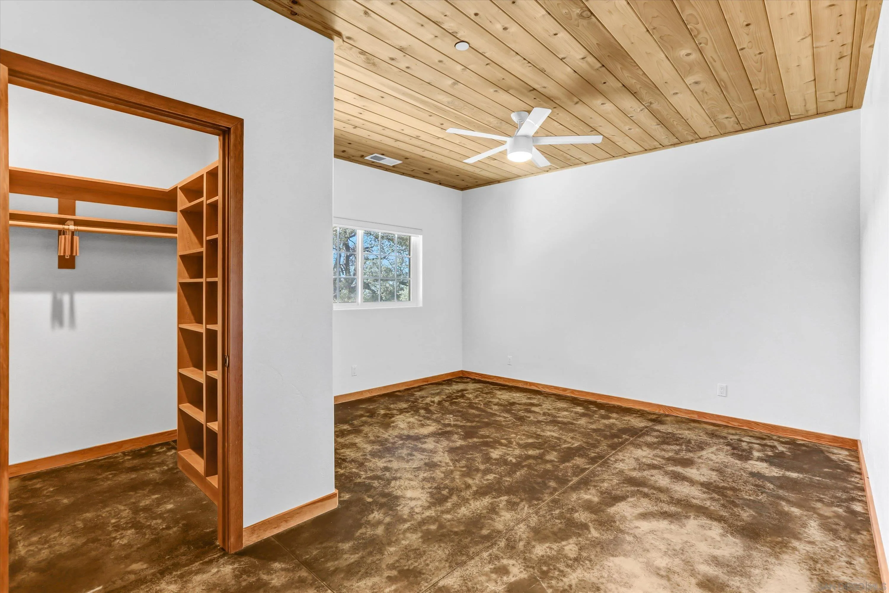 3258 Pine Hills