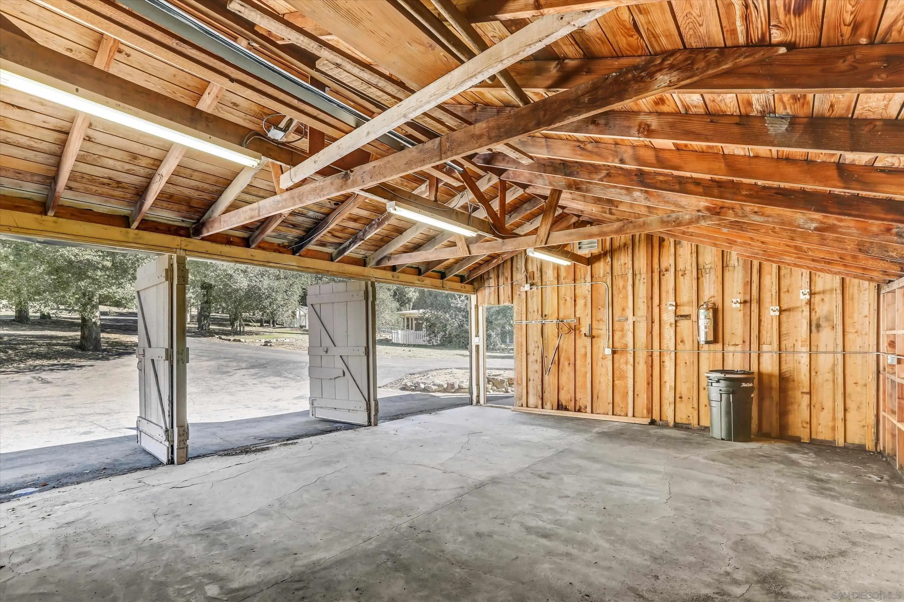 3258 Pine Hills
