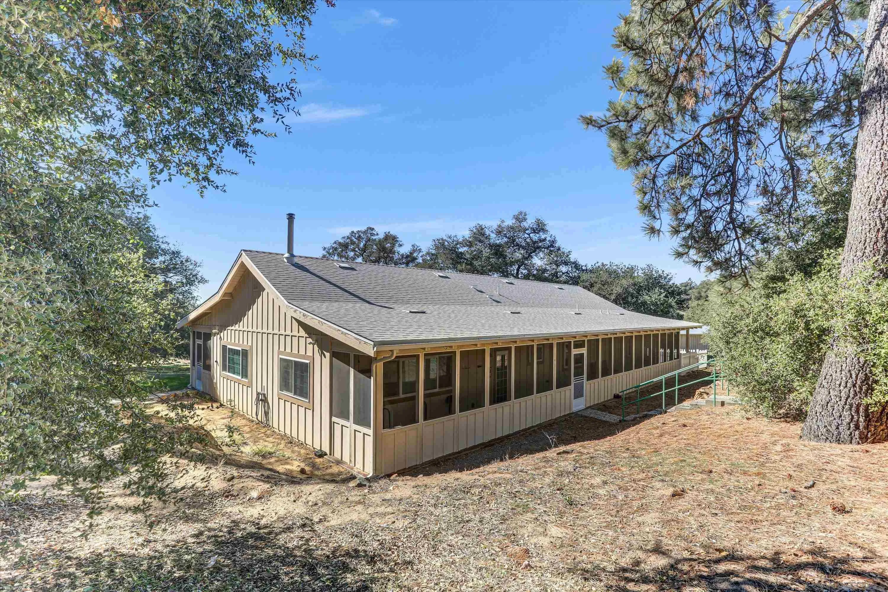 3258 Pine Hills