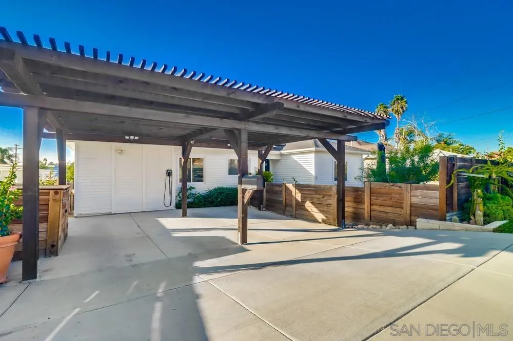 712 Lemon Avenue