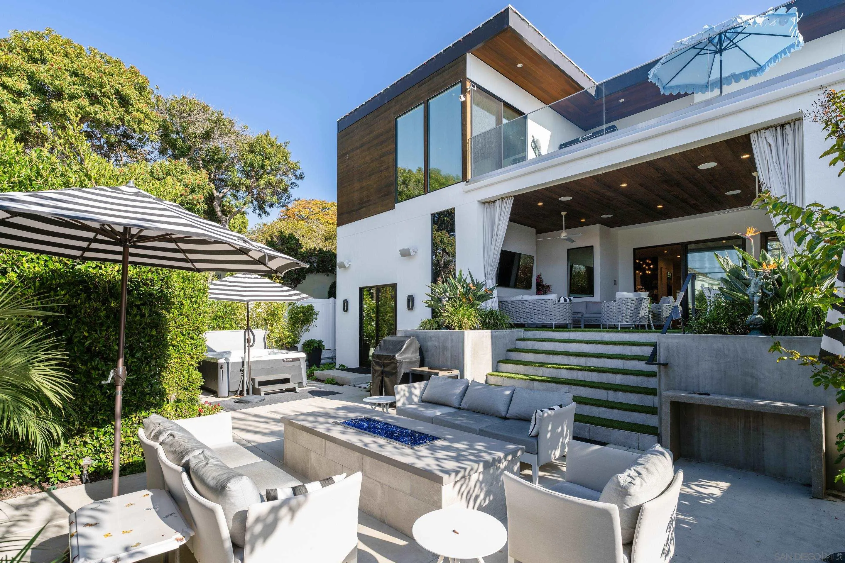 1224 Virginia Way